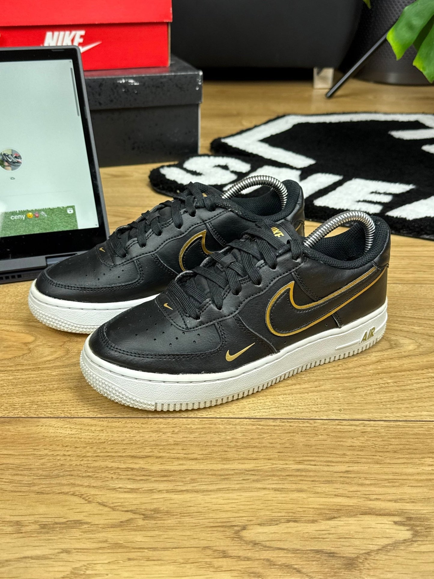 Nike Air Force 1 Low (37.5)