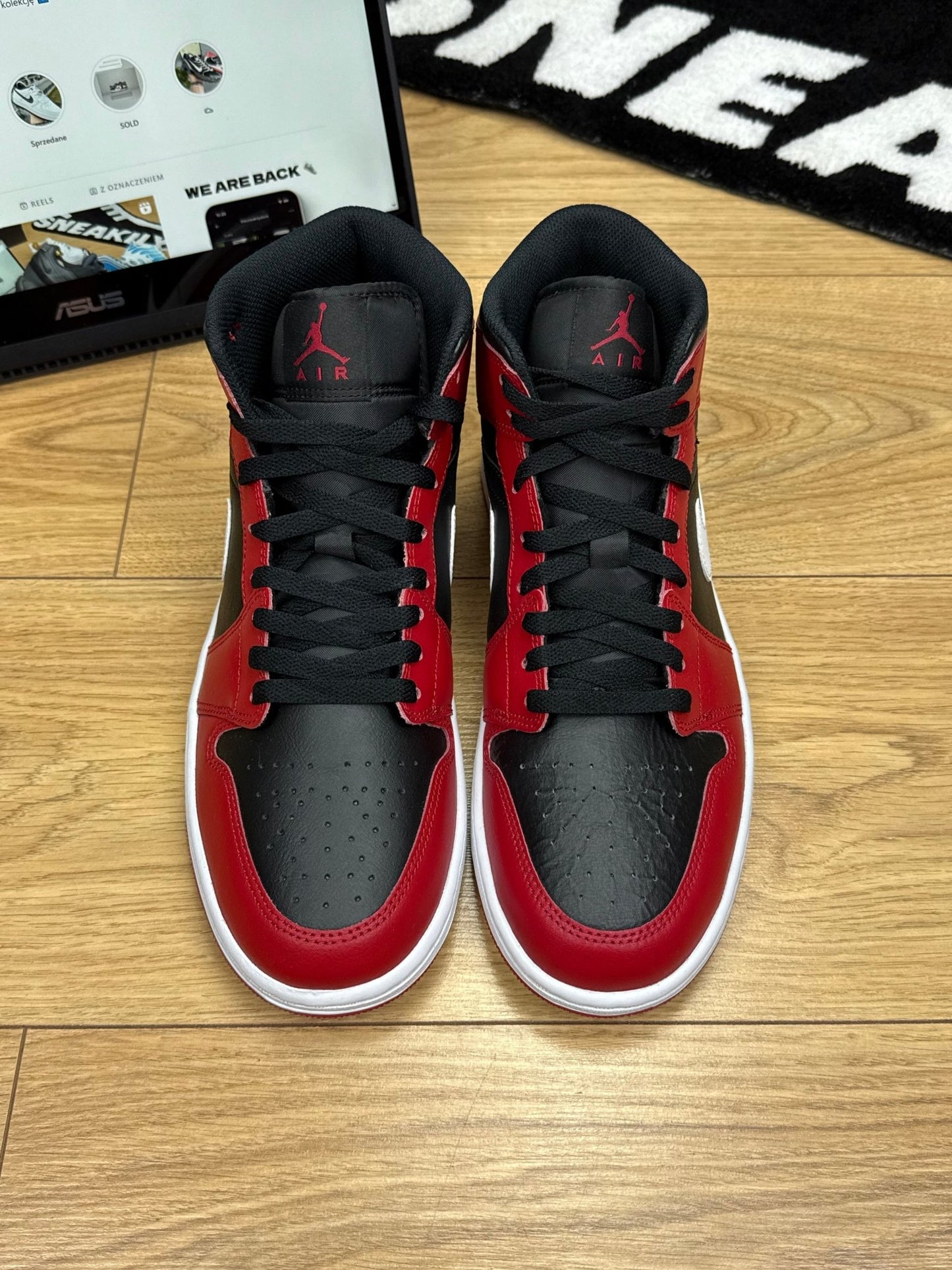 Nike Air Jordan 1 Mid (44)
