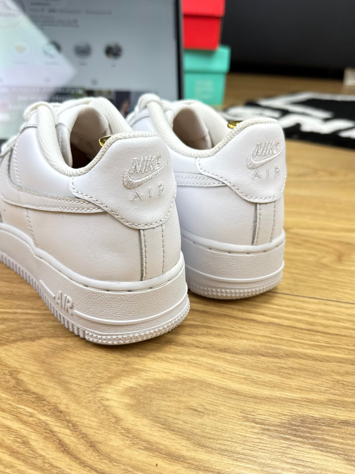 Nike Air Force 1 Low (38.5)