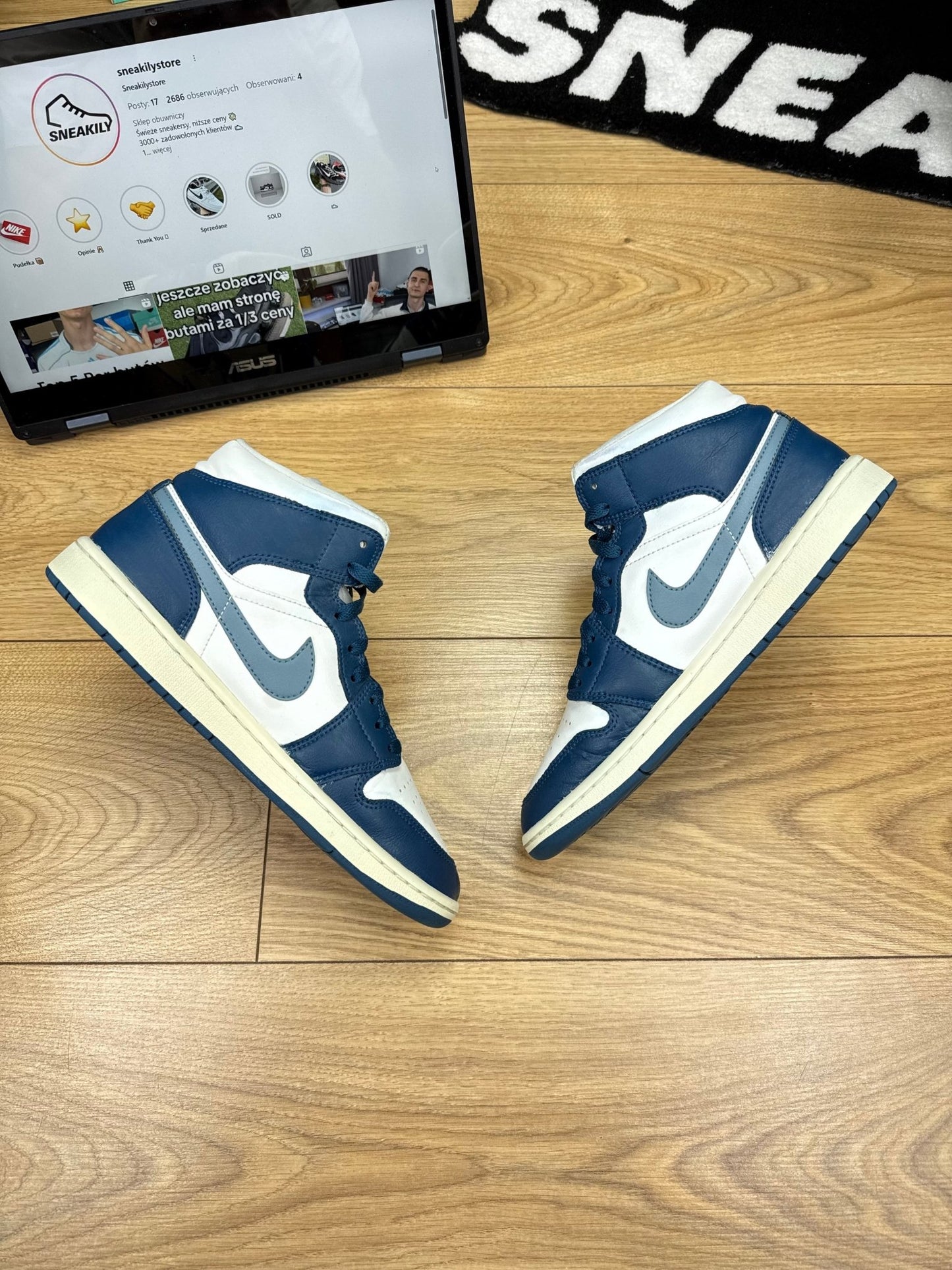 Nike Air Jordan 1 Mid (40)