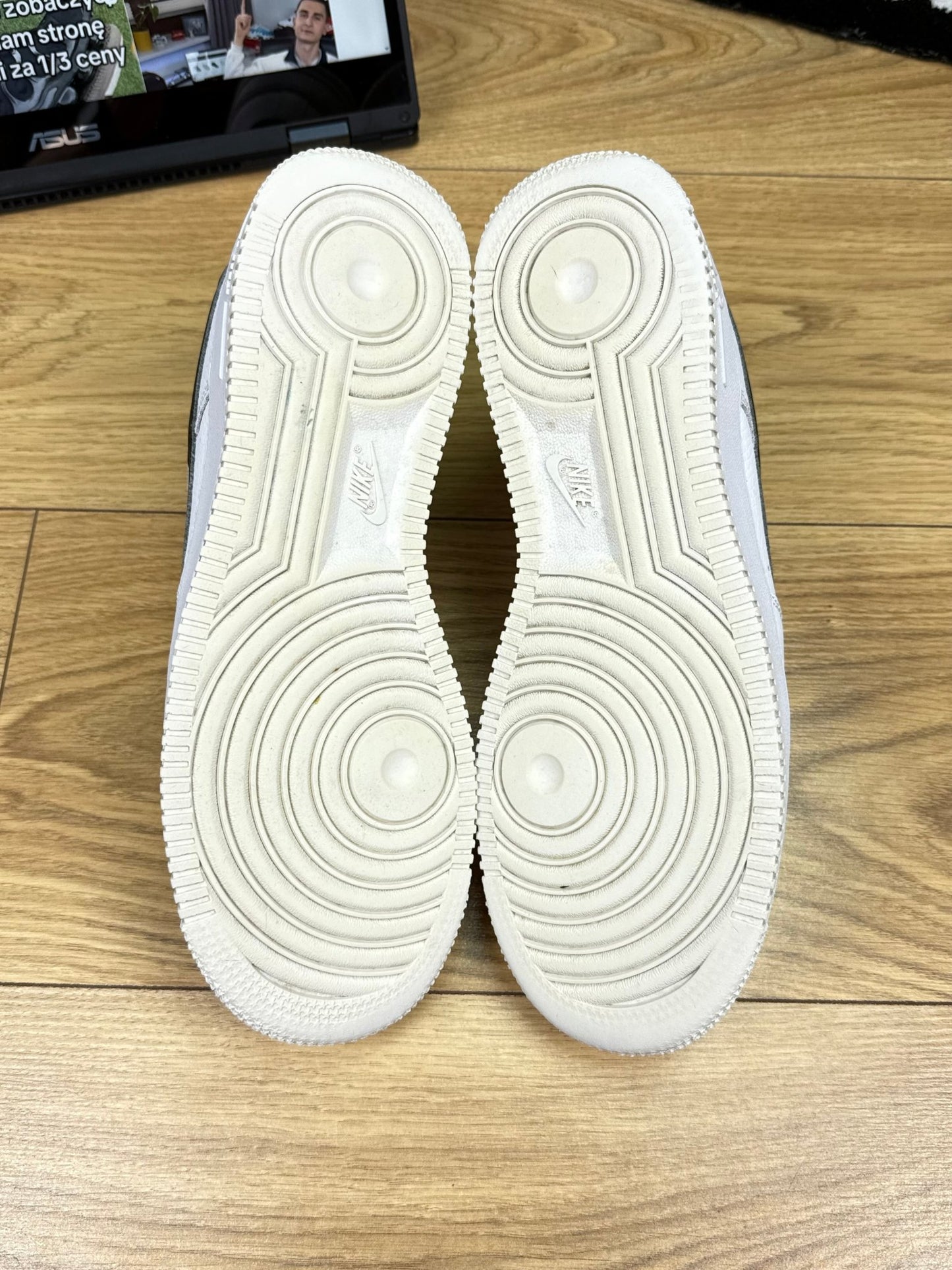 Nike Air Force 1 Low (42)