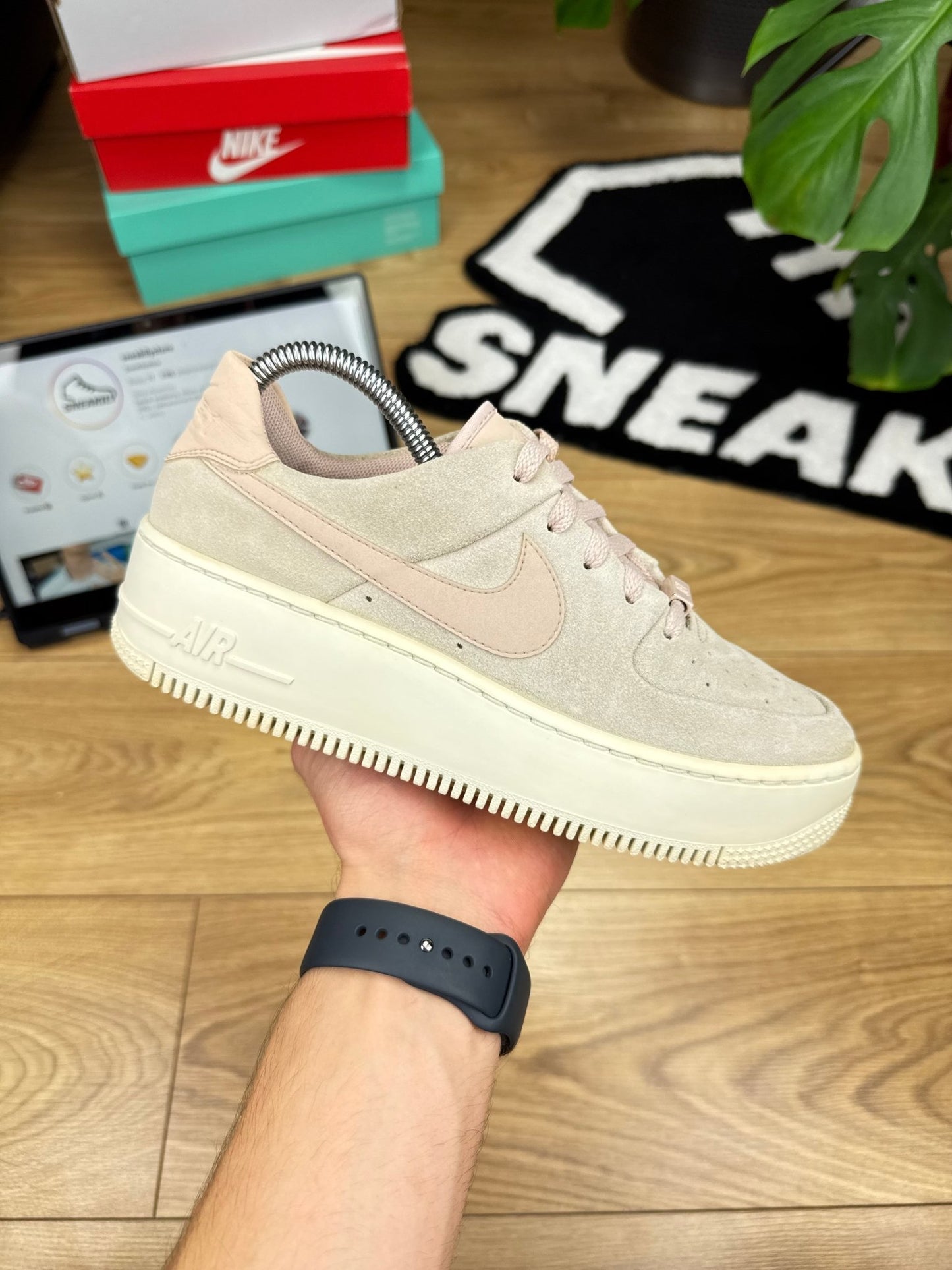 Nike Air Force 1 Sage (38.5)