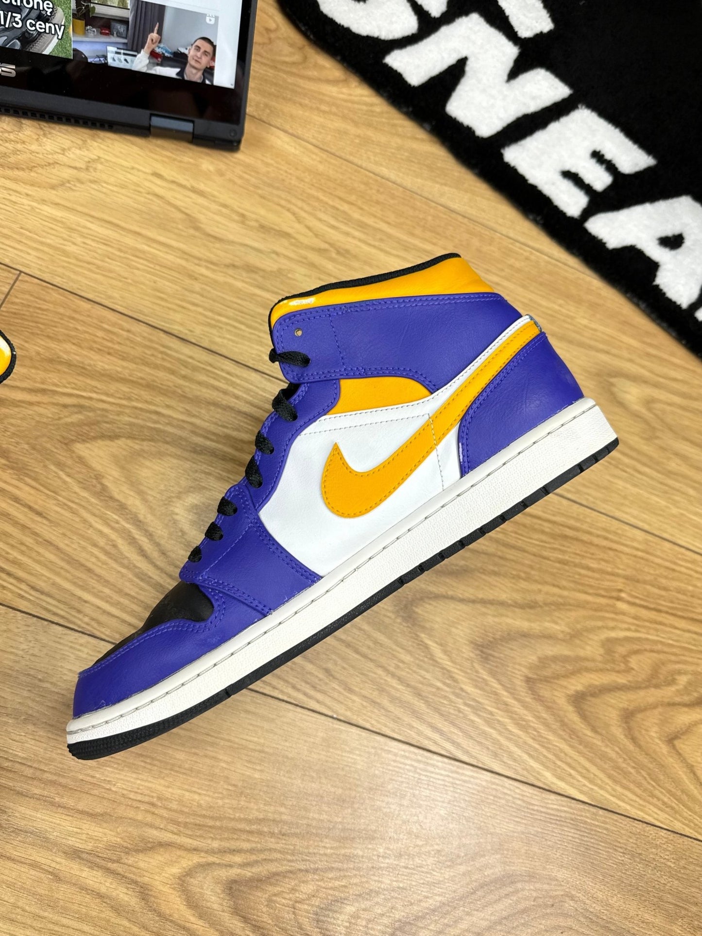 Nike Air Jordan 1 Mid (45.5)