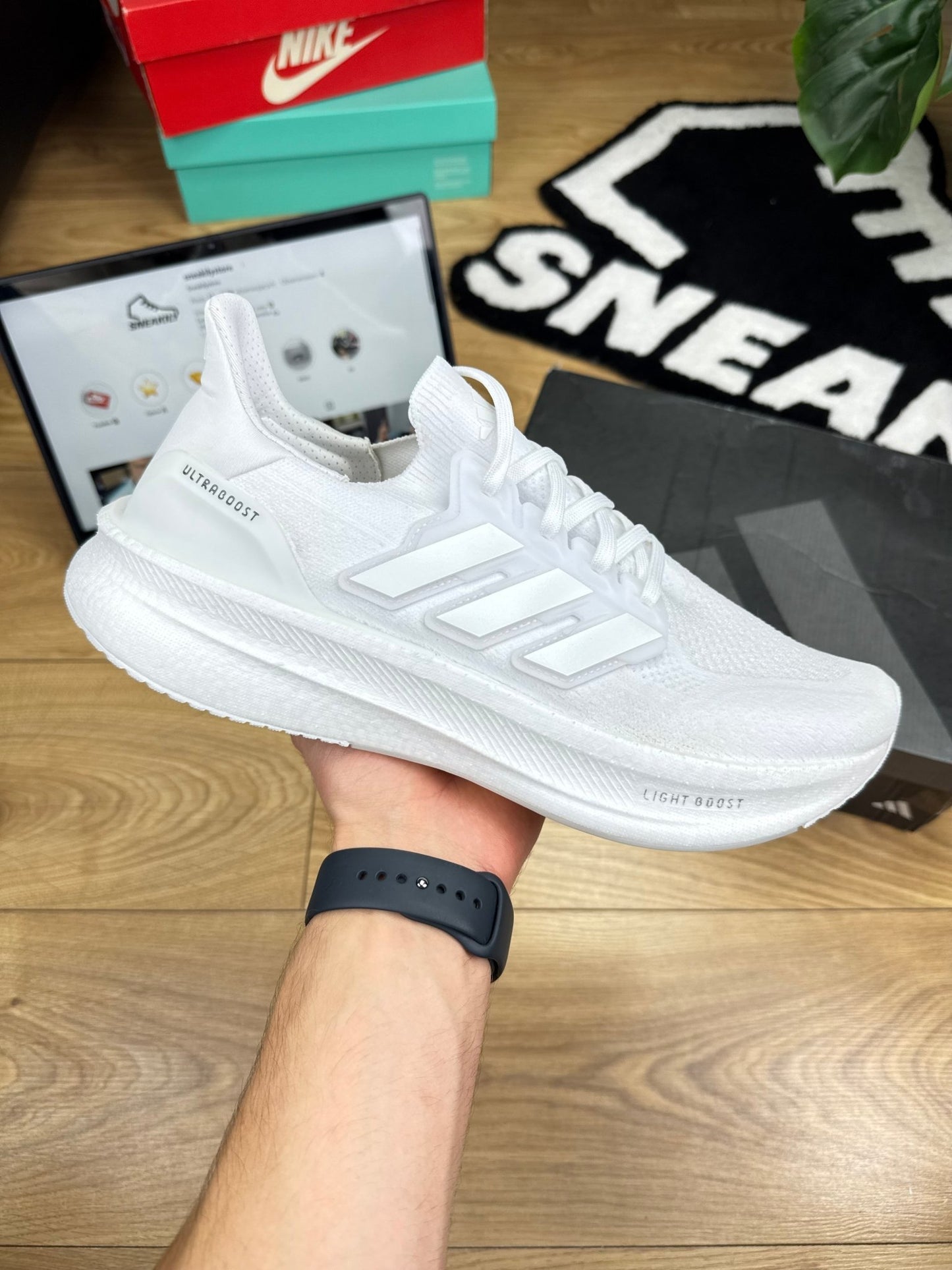 Adidas Ultraboost 5 (44.5)