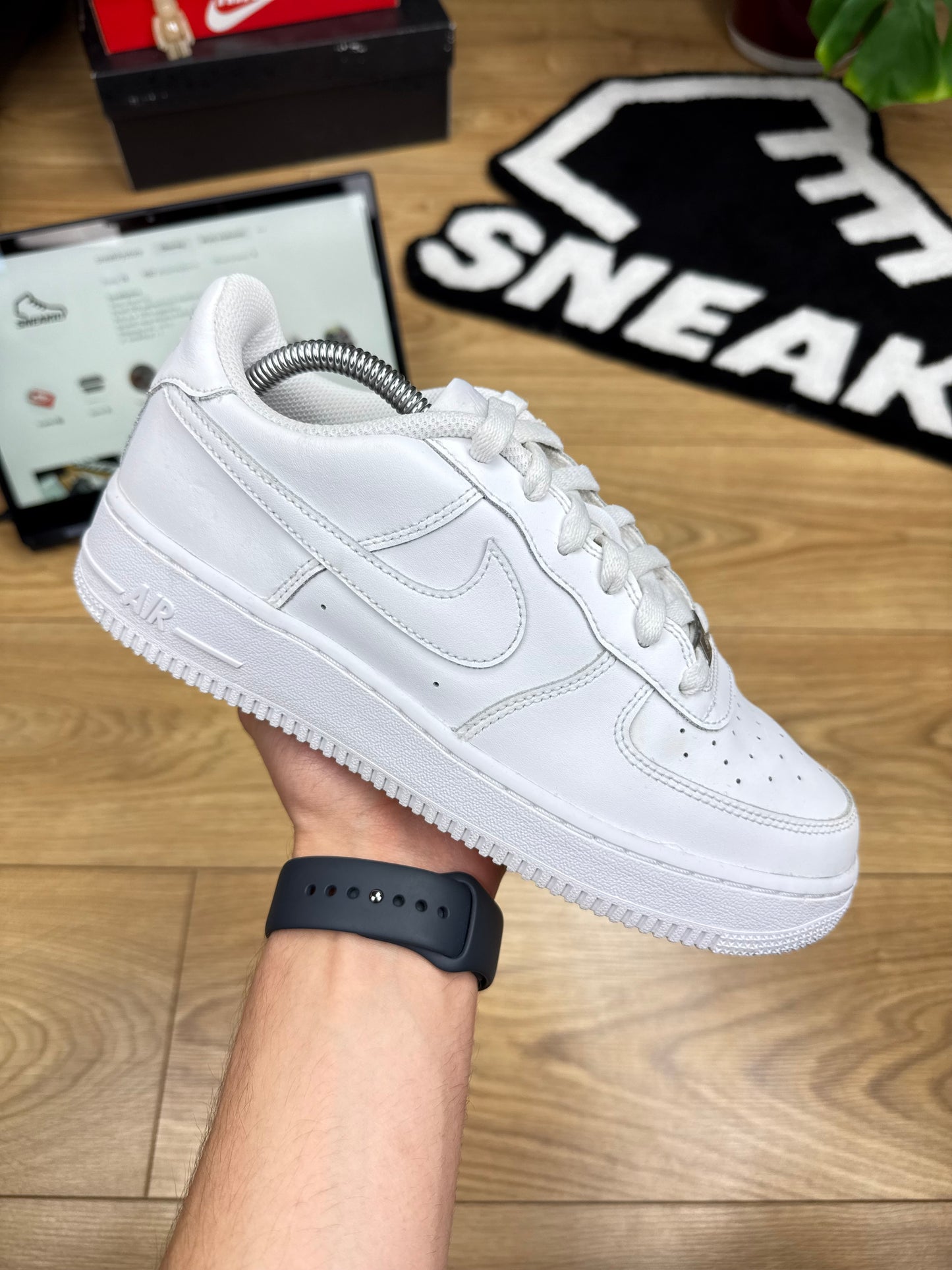 Nike Air Force 1 Low (40)