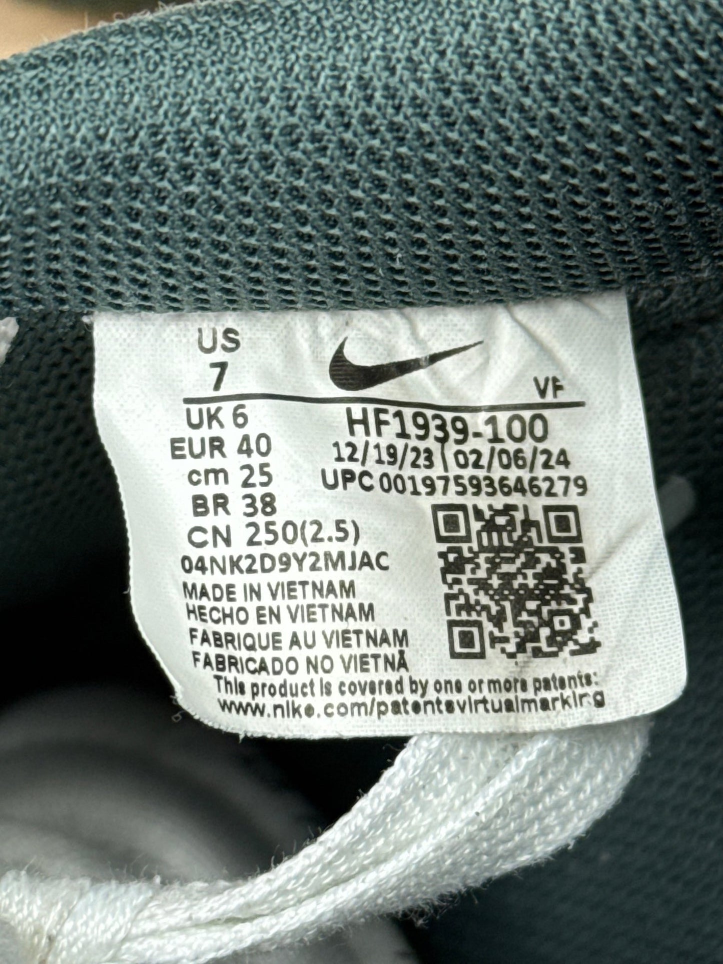 Nike Air Force 1 Low (40)