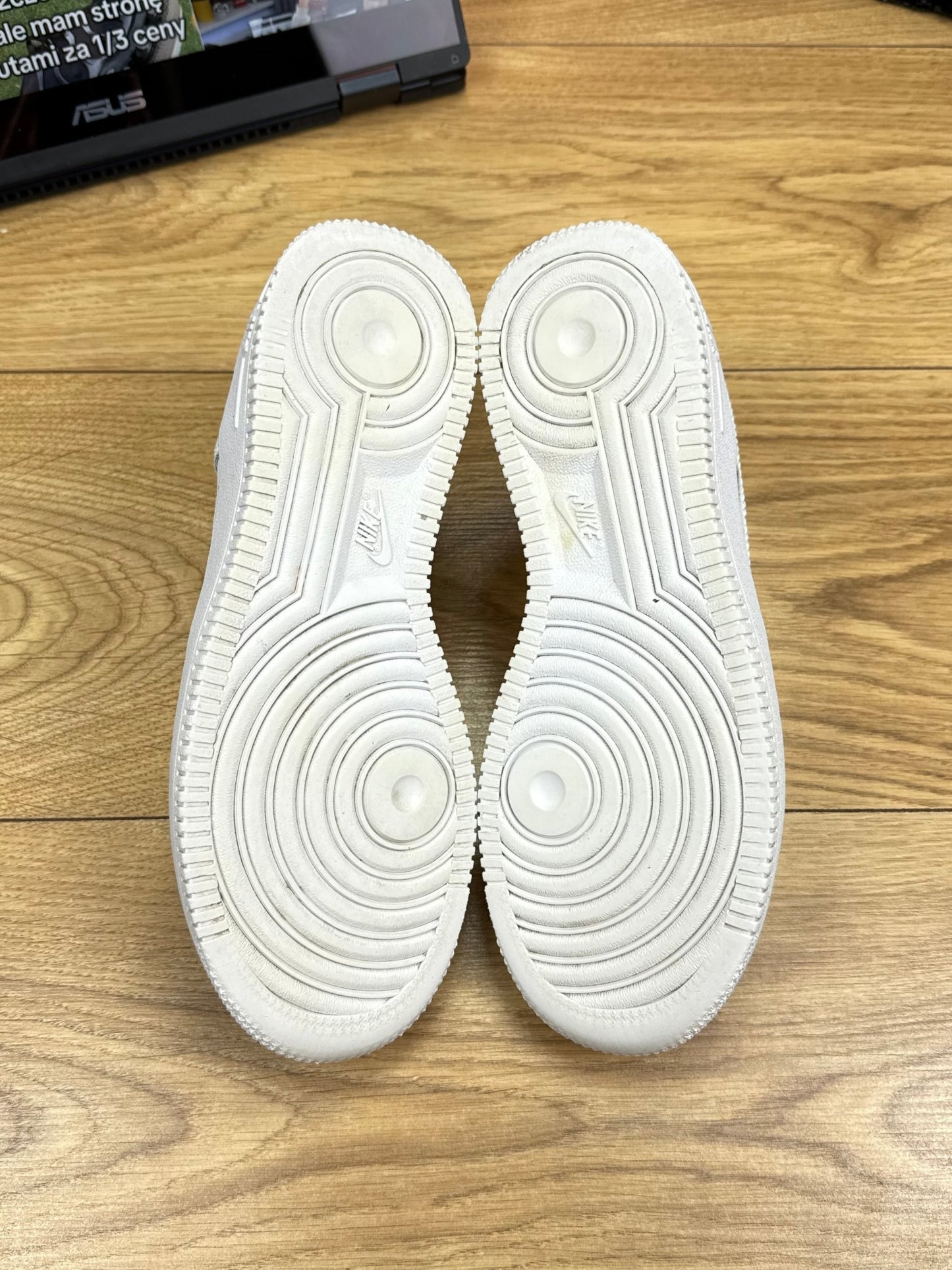 Nike Air Force 1 Low (37.5)