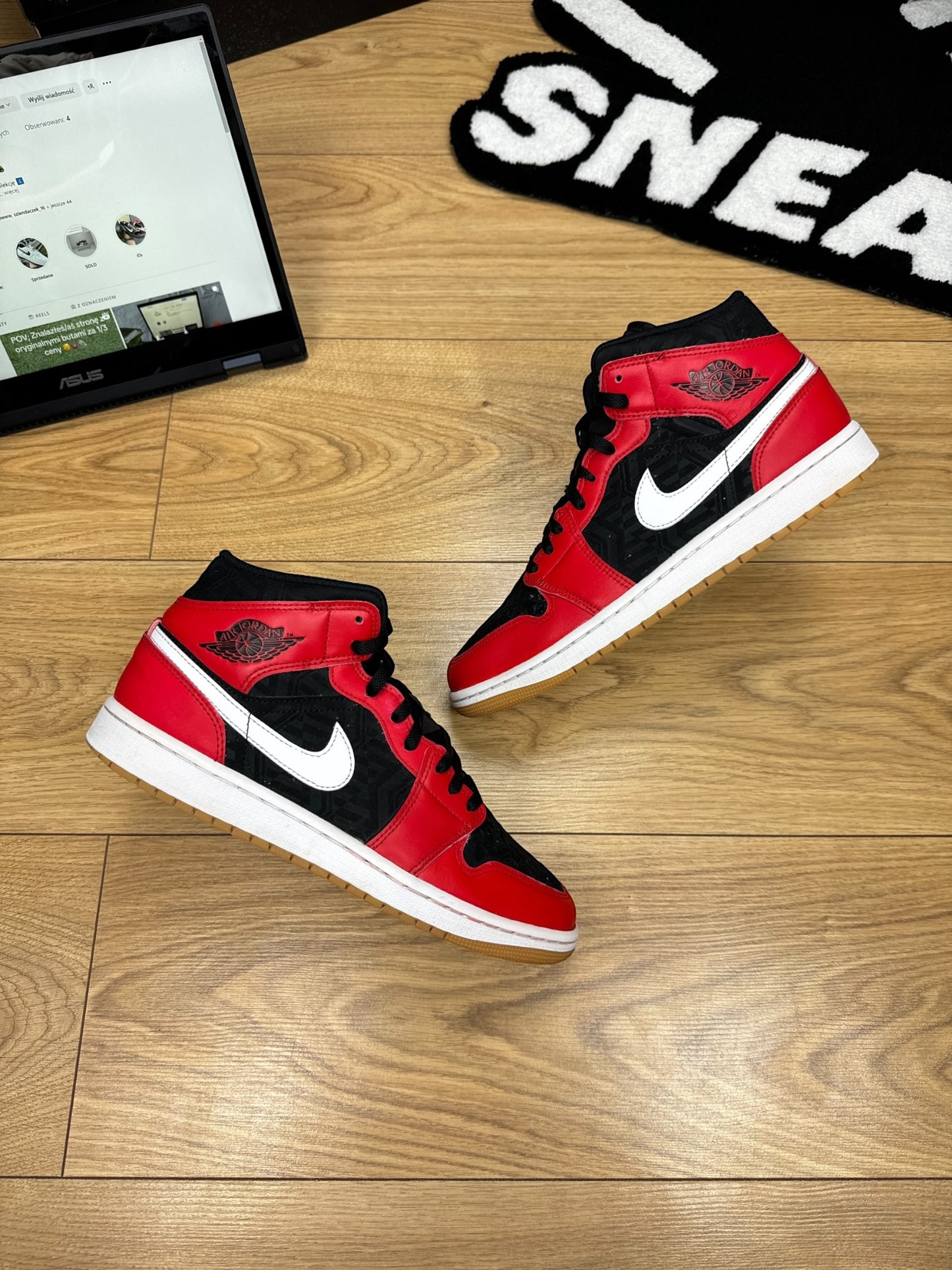 Nike Air Jordan 1 Mid (43)