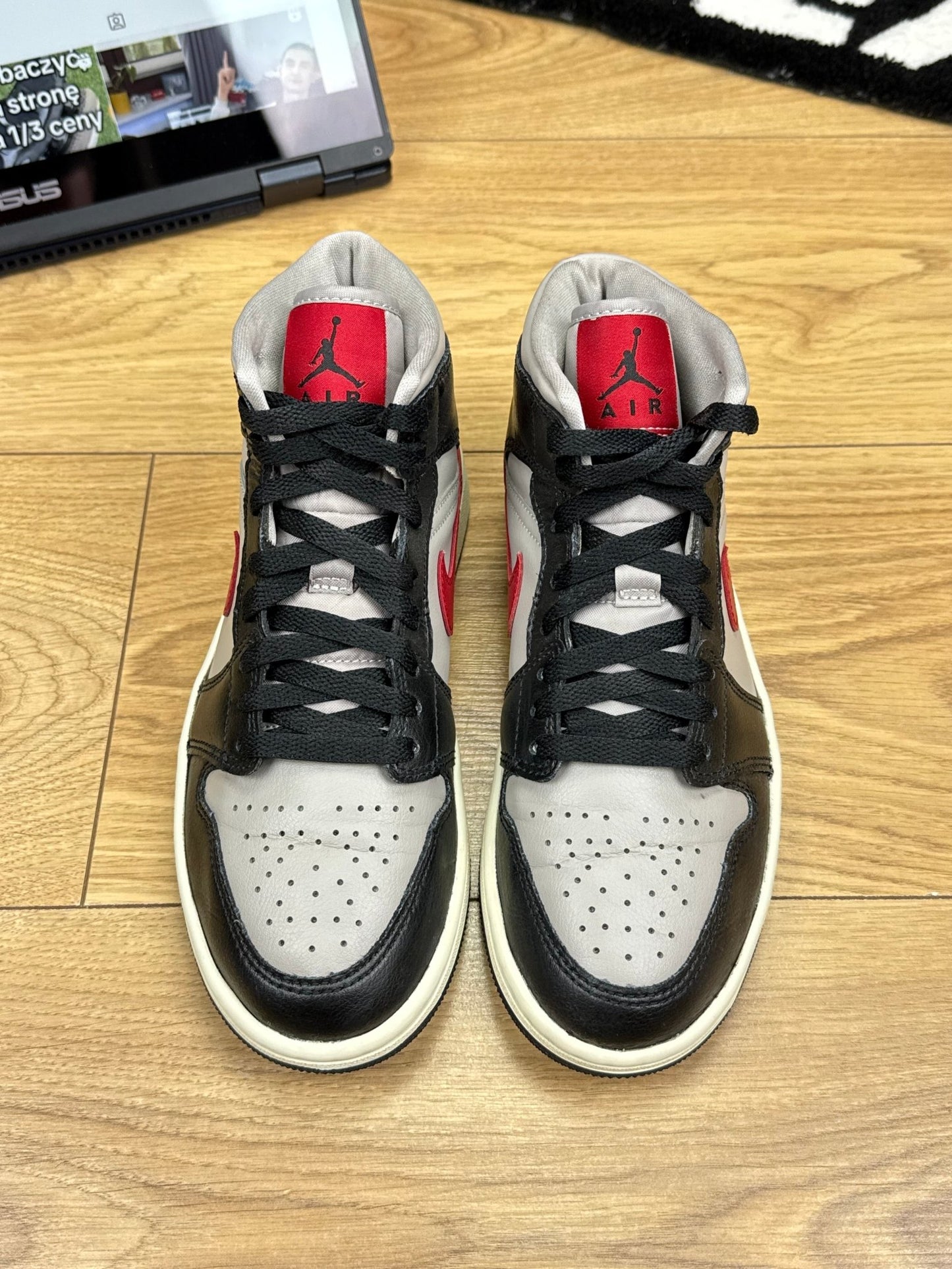 Nike Air Jordan 1 Mid (38)