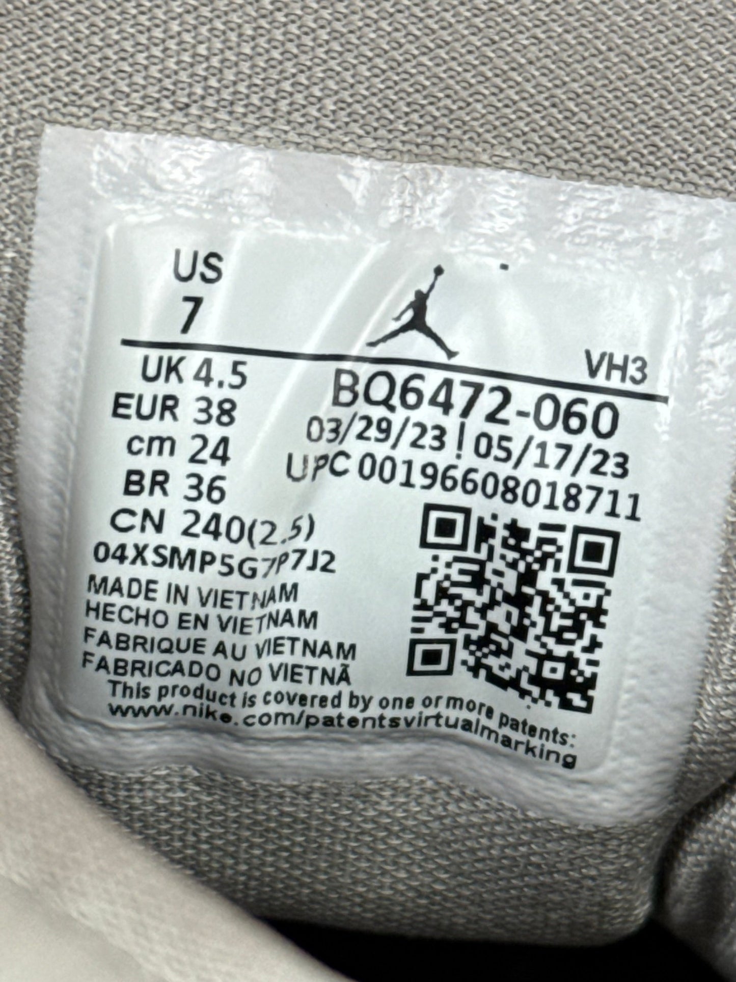 Nike Air Jordan 1 Mid (38)