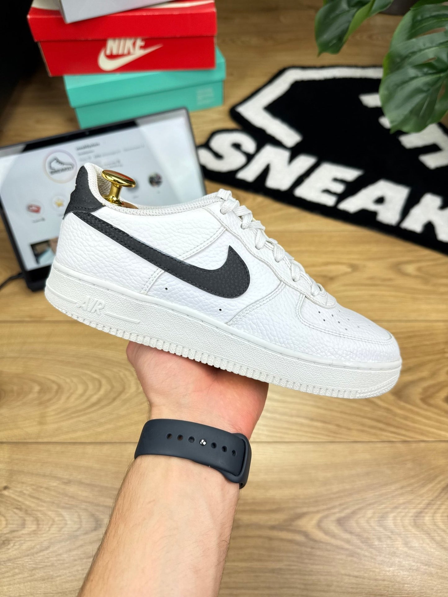 Nike Air Force 1 Low (37.5)