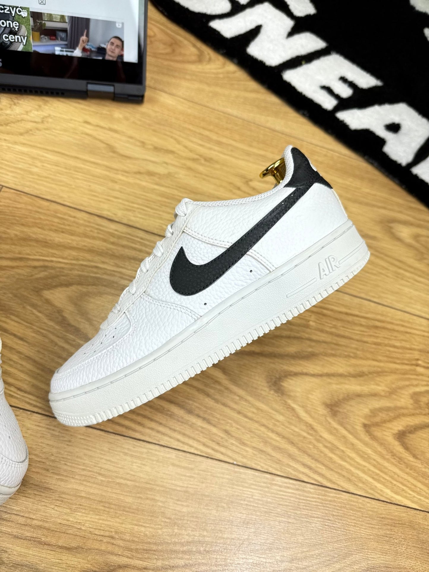 Nike Air Force 1 Low (37.5)