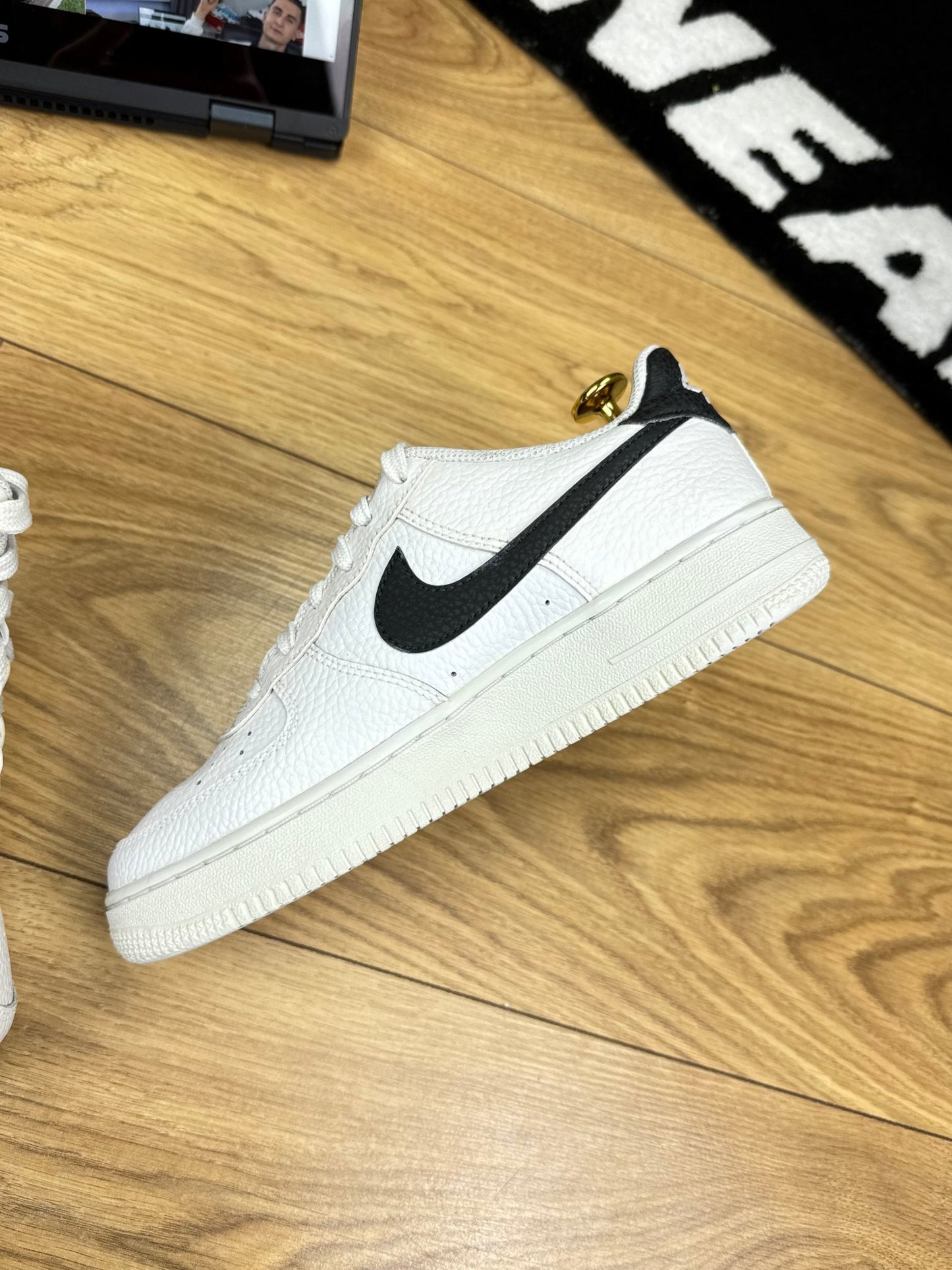 Nike Air Force 1 Low (37.5)