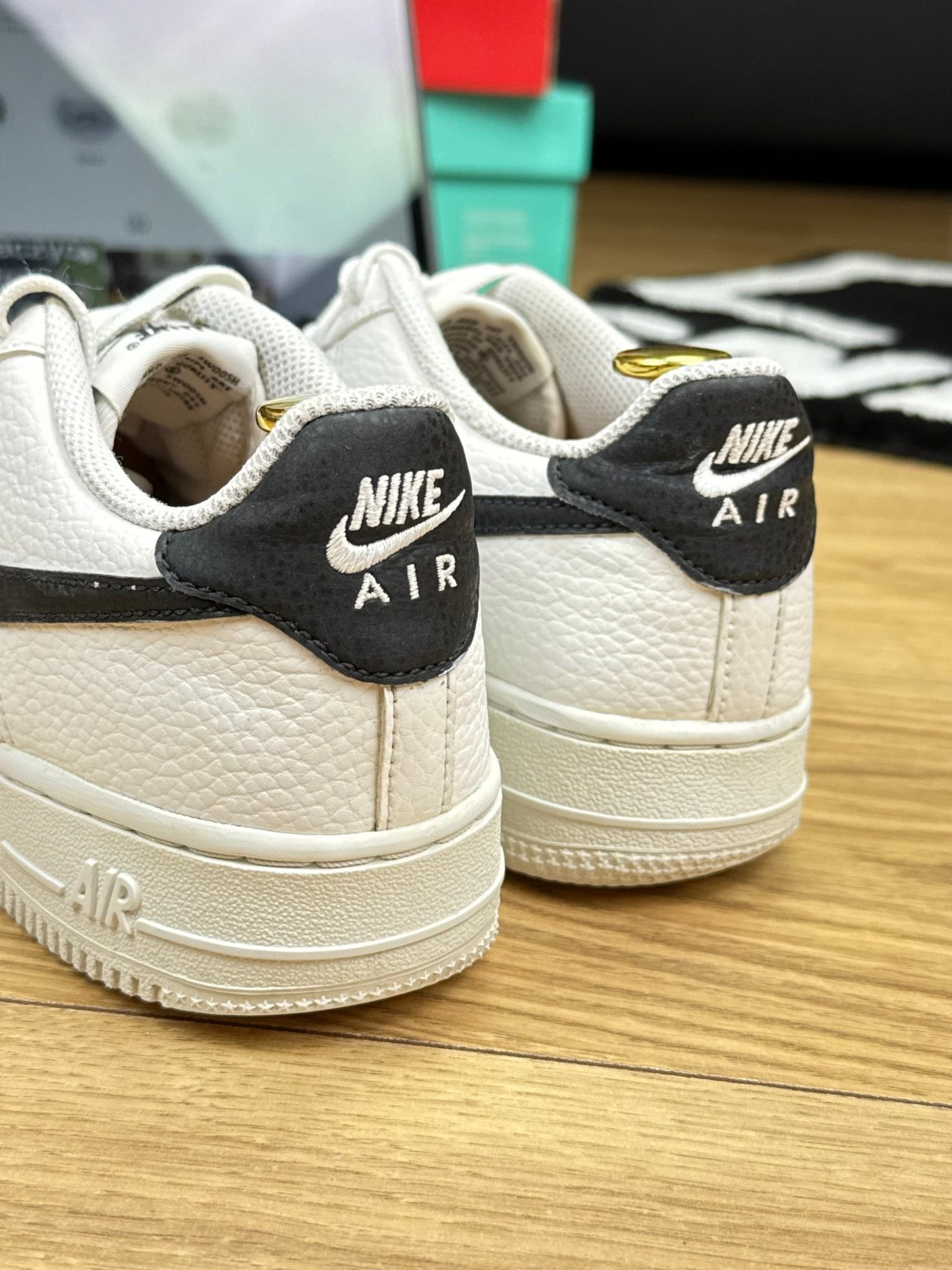 Nike Air Force 1 Low (37.5)