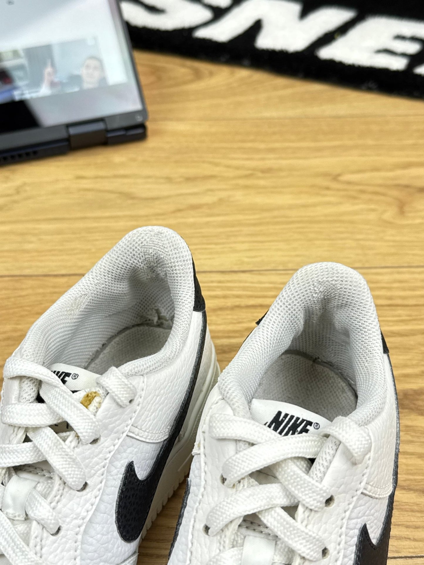 Nike Air Force 1 Low (37.5)
