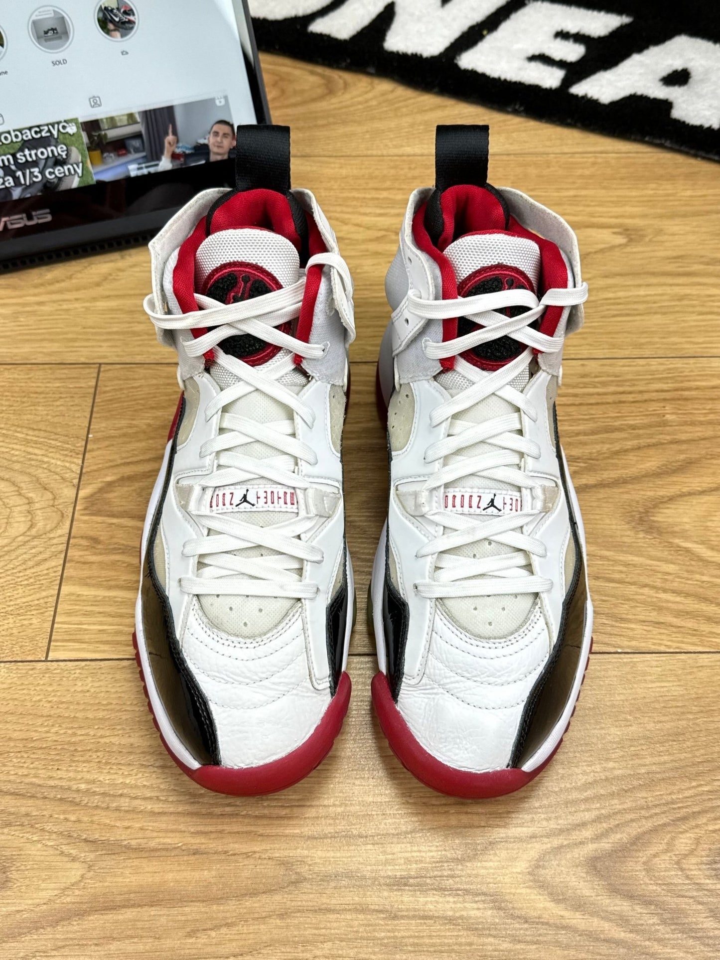 Nike Air Jordan Jumpman Two Trey (42.5)