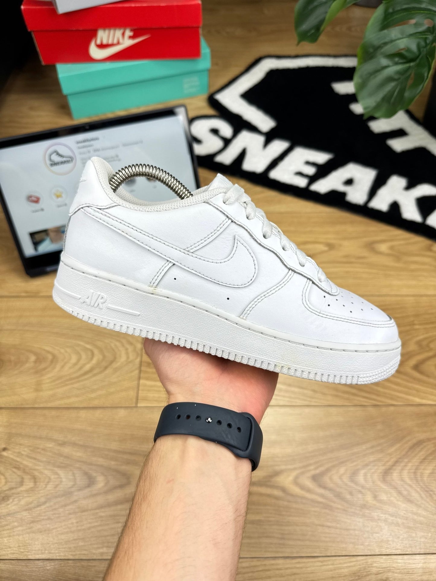 Nike Air Force 1 Low (38.5)