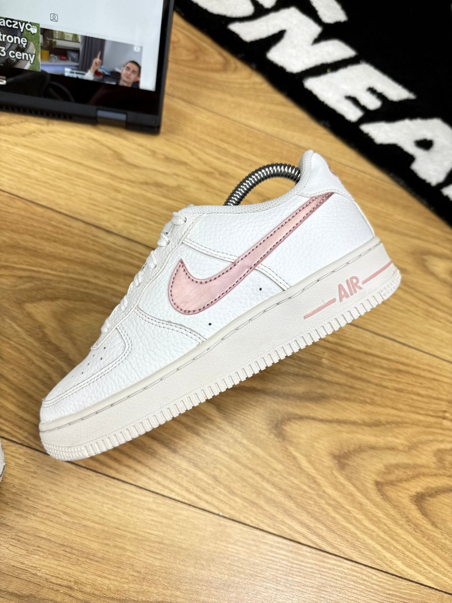 Nike Air Force 1 Low (37.5)