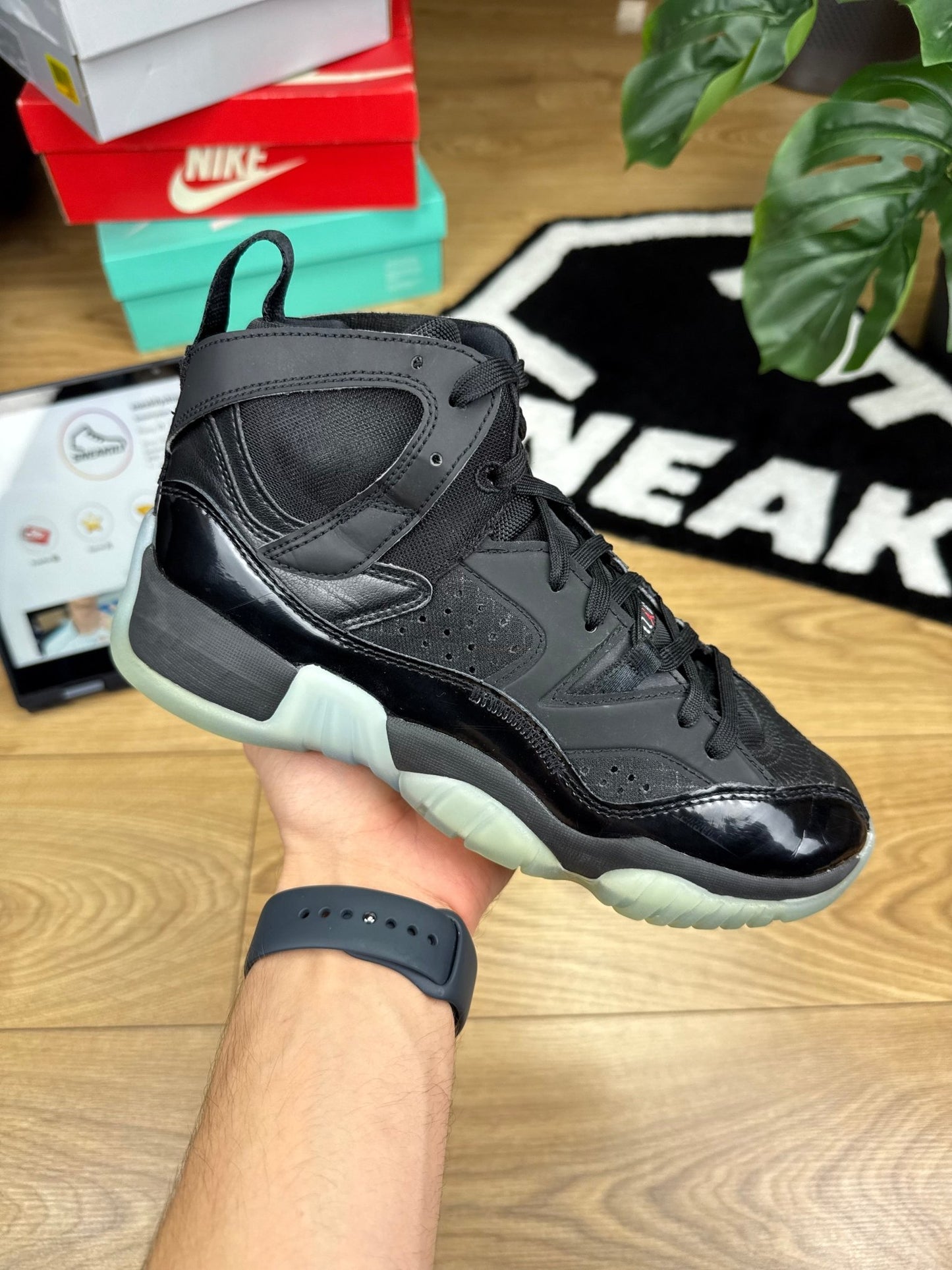 Nike Air Jordan Jumpman Two Trey (40)