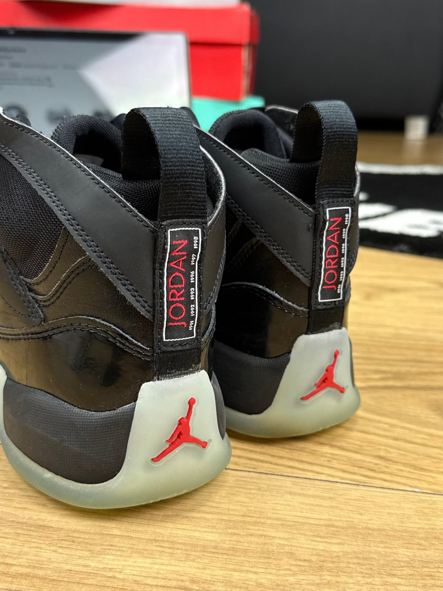 Nike Air Jordan Jumpman Two Trey (40)