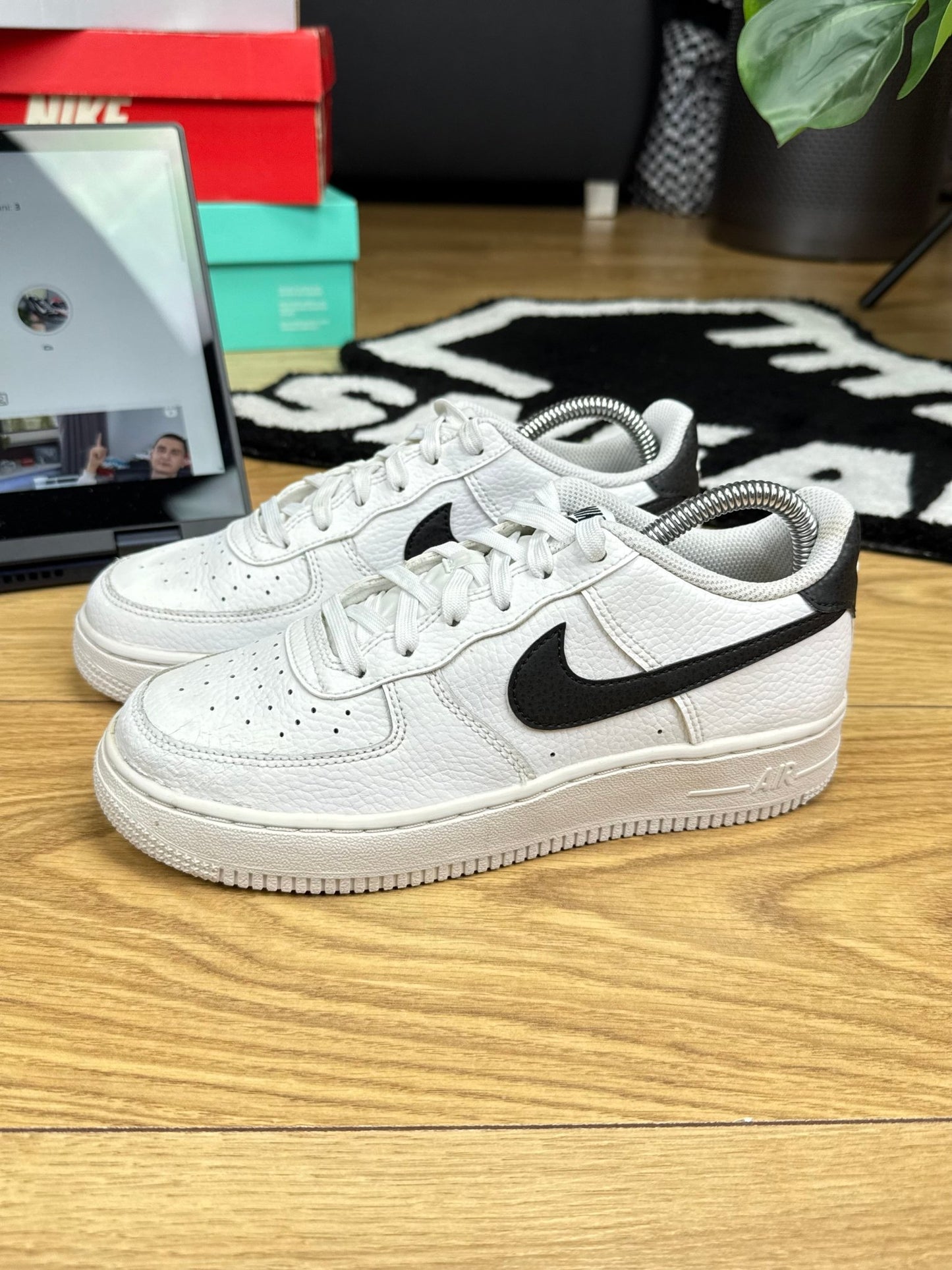 Nike Air Force 1 Low (37.5)