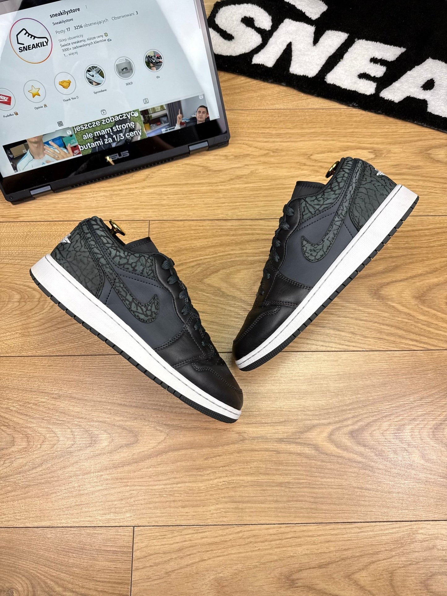 Nike Air Jordan 1 Low (40)