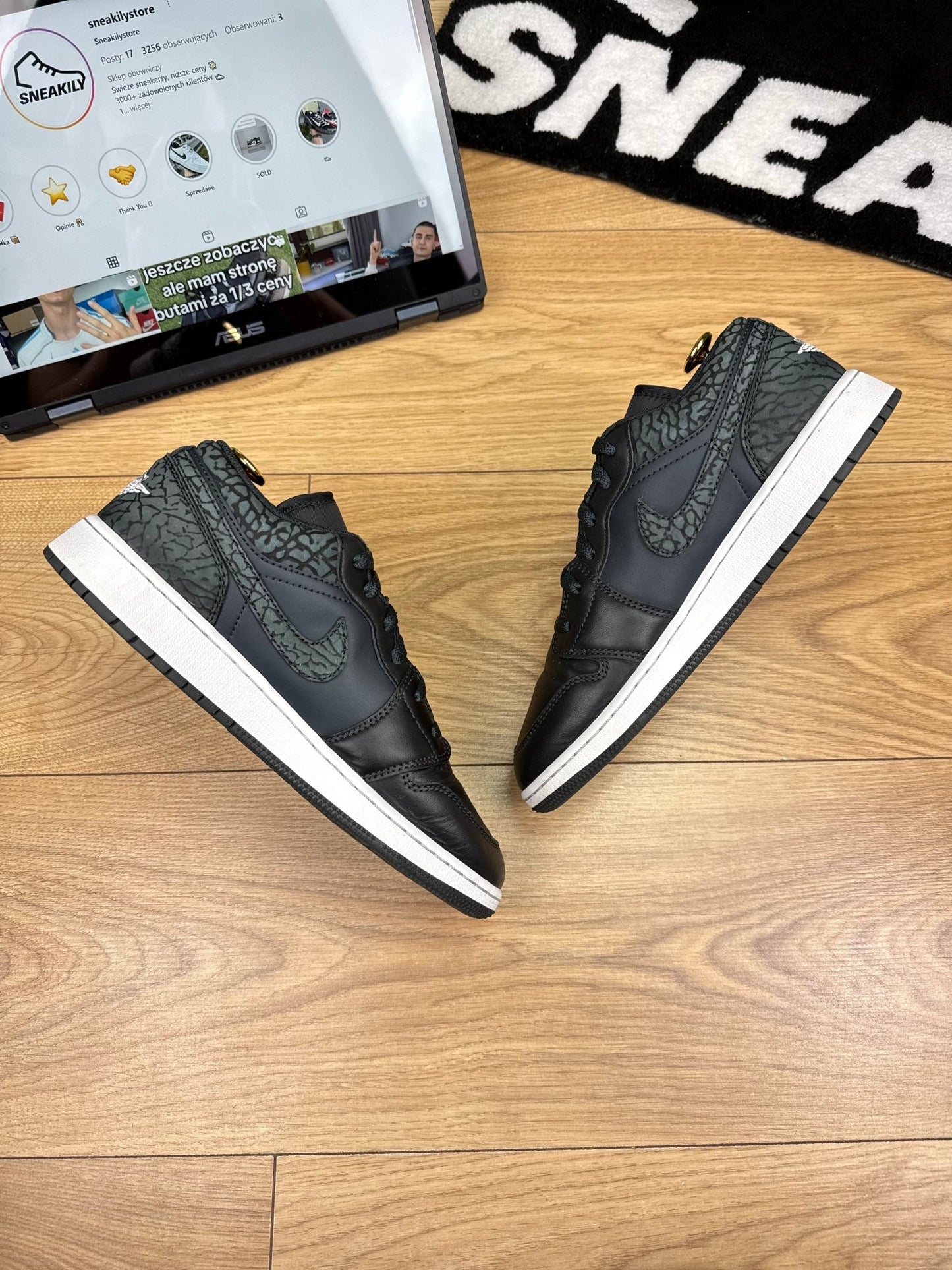 Nike Air Jordan 1 Low (40)