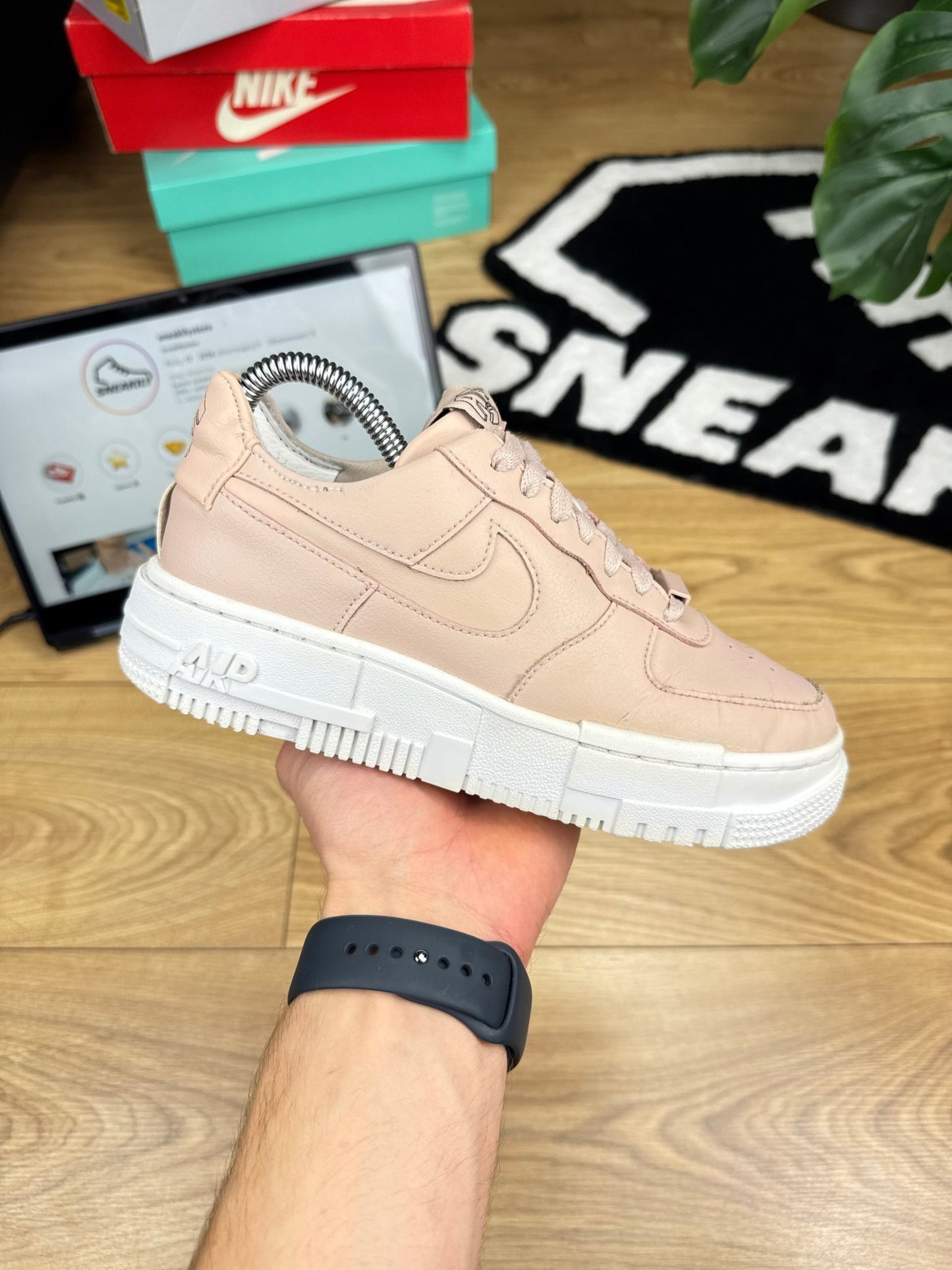 Nike Air Force 1 Pixel (36.5)
