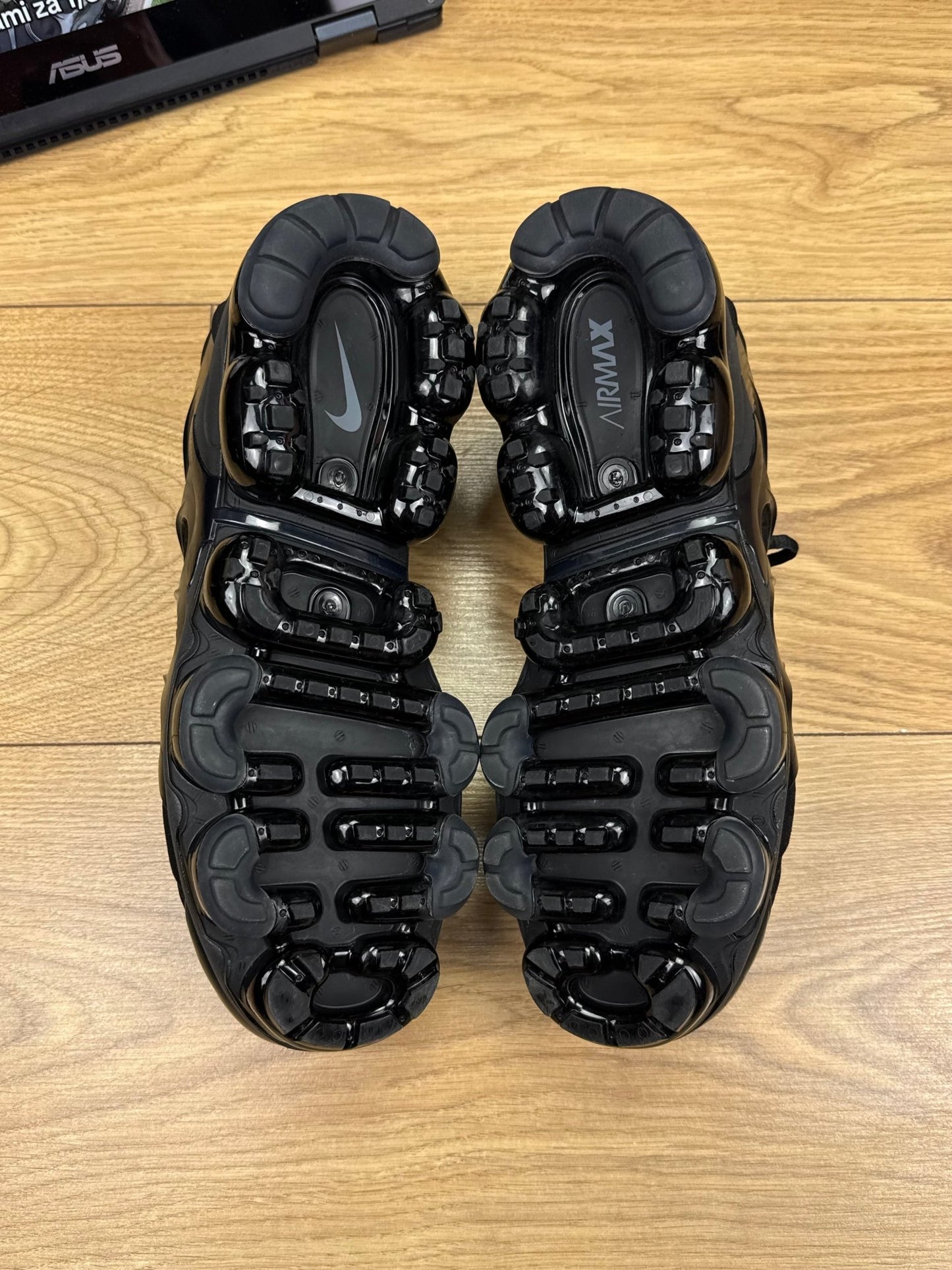 Nike Air Vapormax Plus (41)