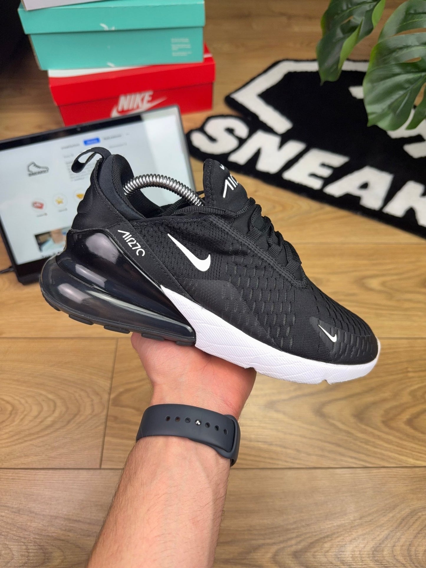Nike Air Max 270 (40)