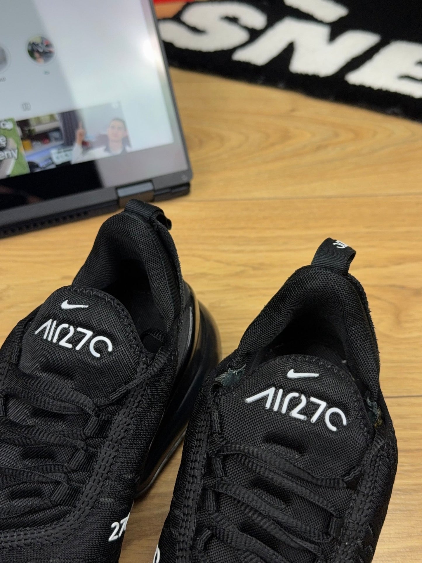 Nike Air Max 270 (40)