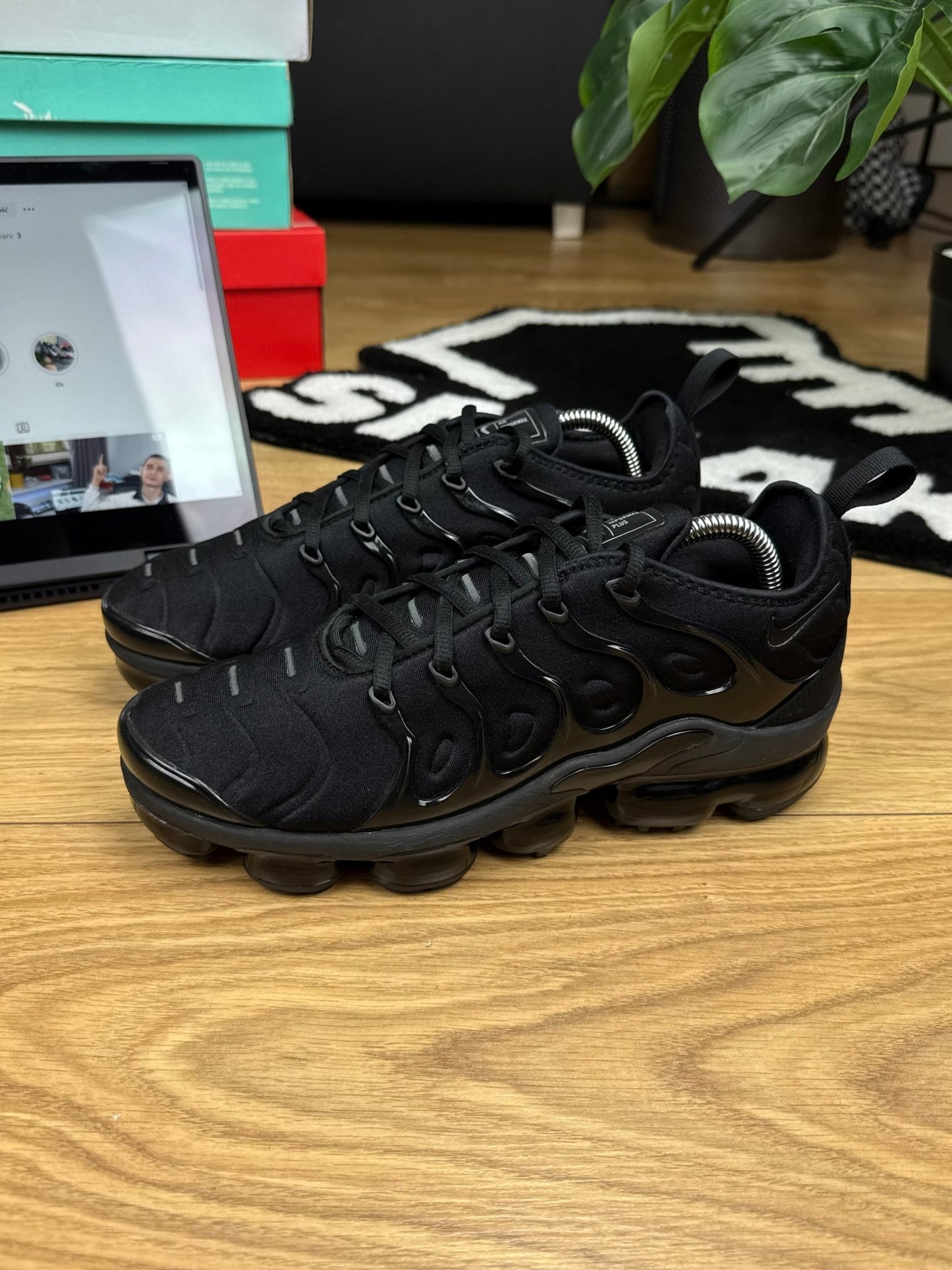 Nike Air Vapormax Plus (41)