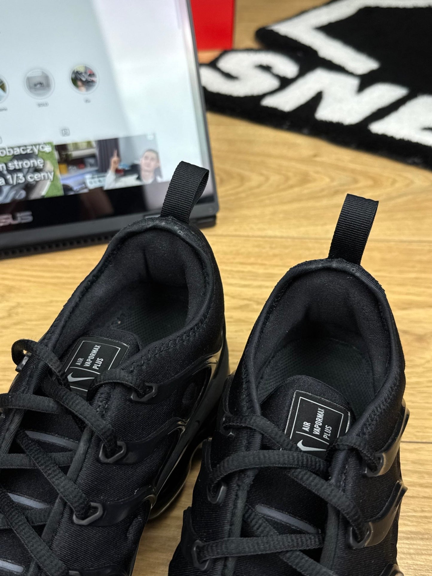 Nike Air Vapormax Plus (44.5)