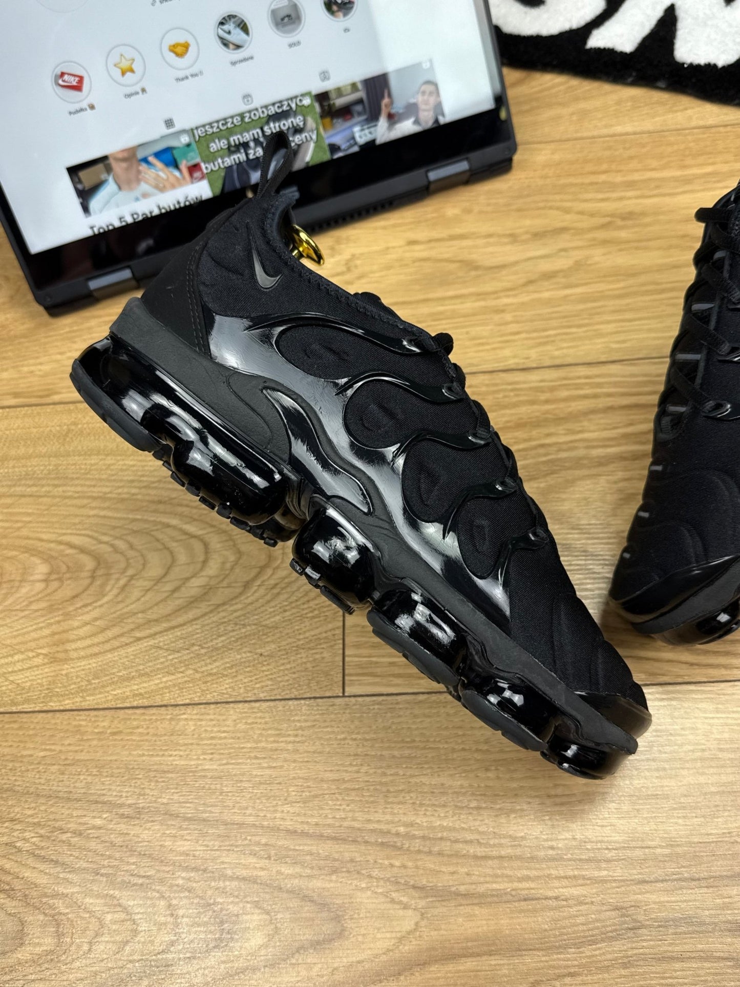 Nike Air Vapormax Plus (42.5)