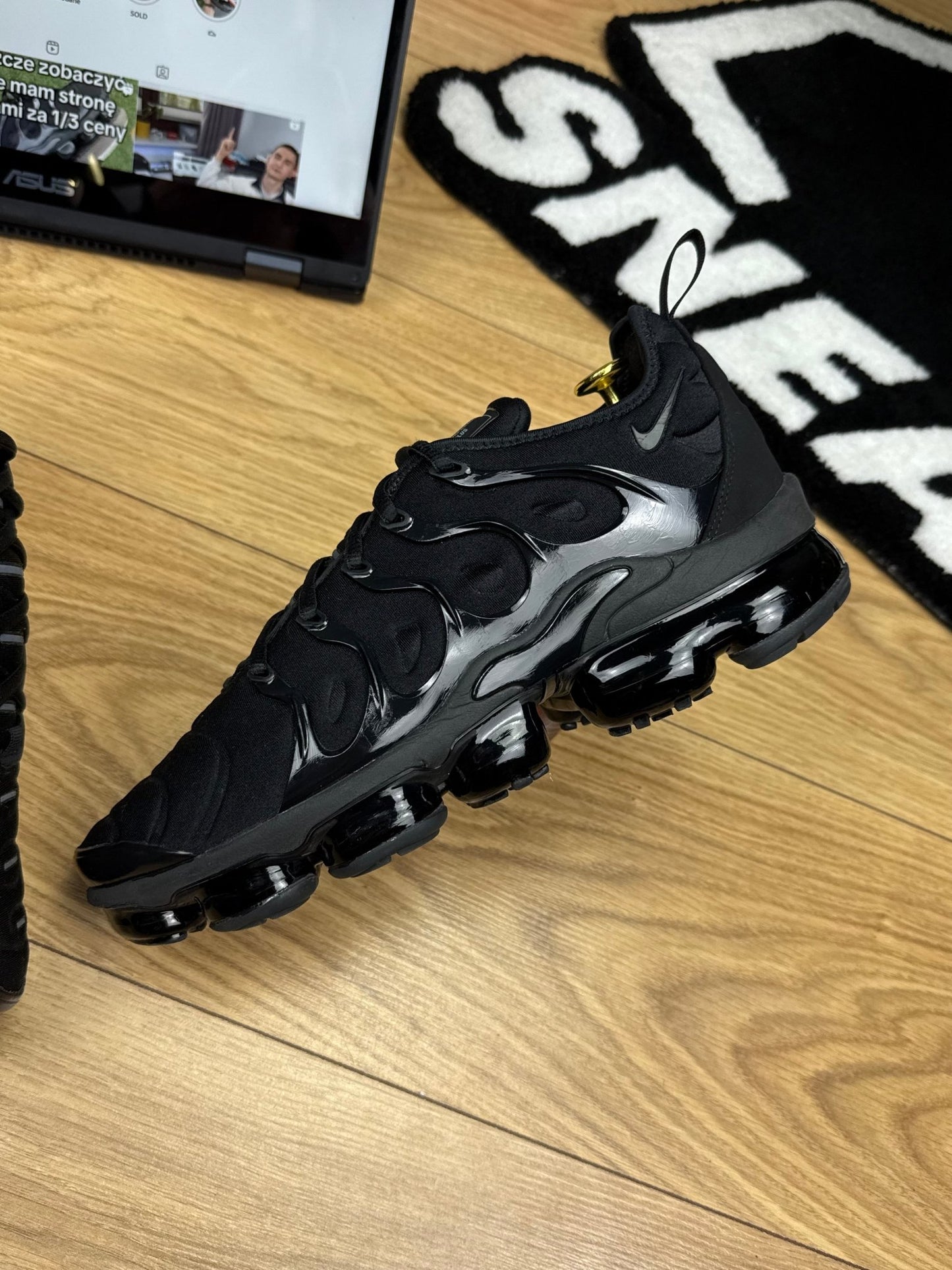 Nike Air Vapormax Plus (42.5)