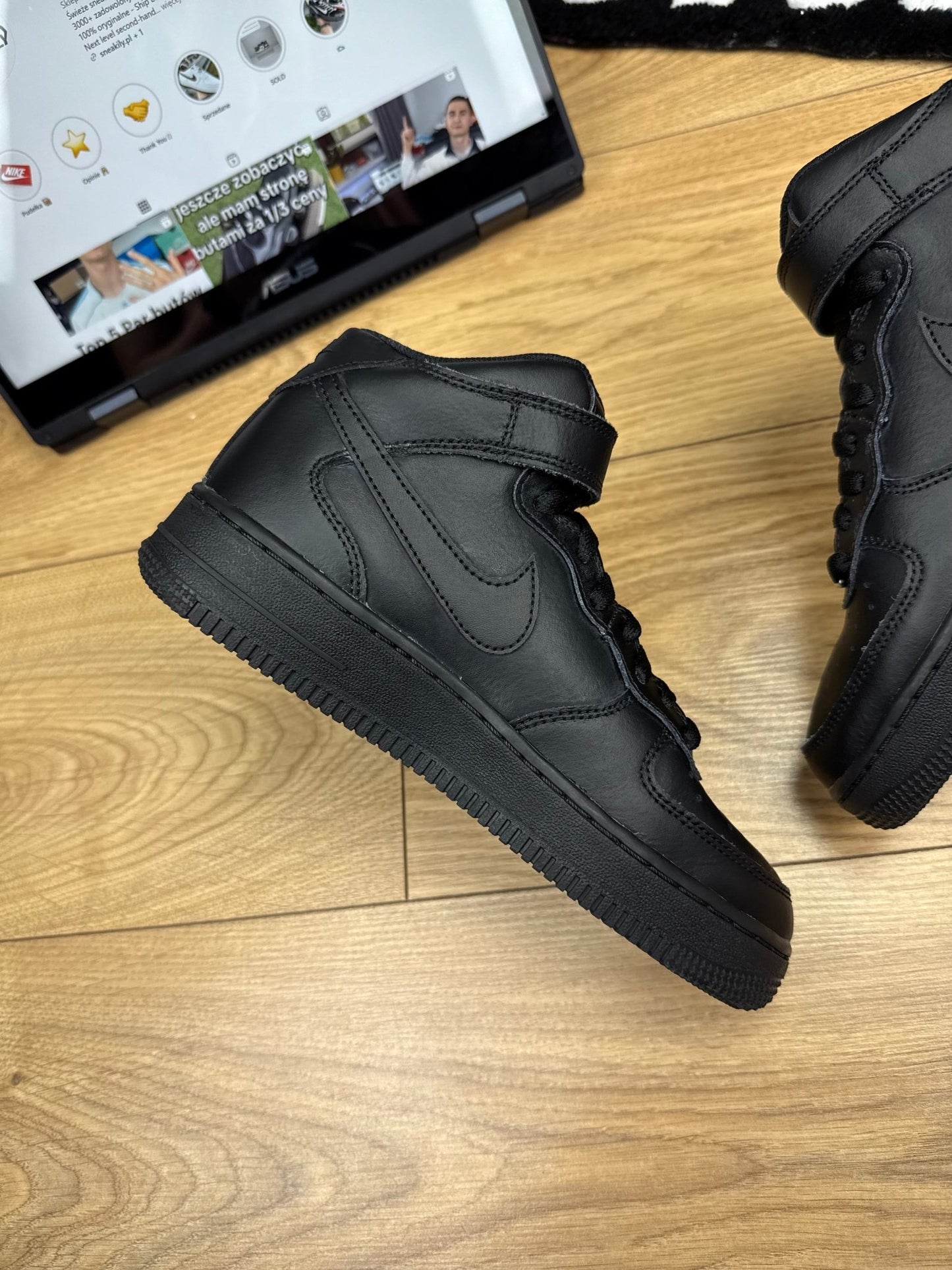 Nike Air Force 1 Mid (37.5)