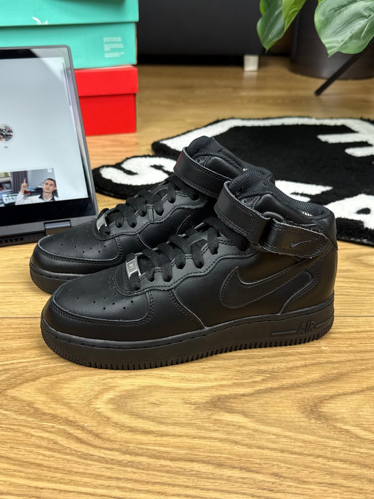 Nike Air Force 1 Mid (37.5)