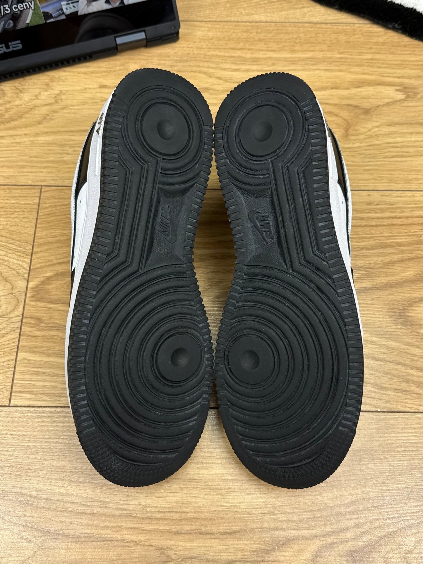 Nike Air Force 1 Low (40.5)