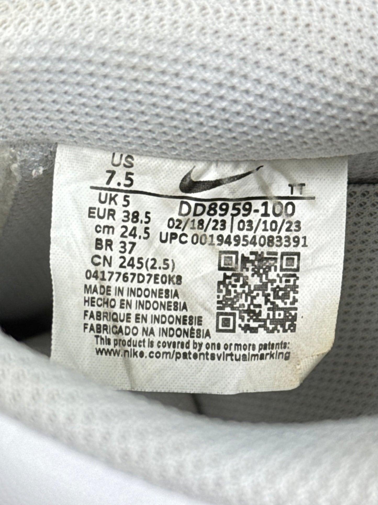 Nike Air Force 1 Low (38.5)