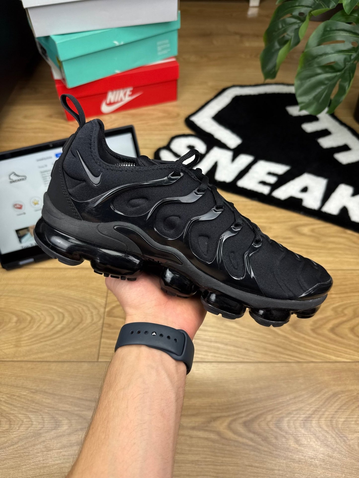 Nike Air Vapormax Plus (45.5)