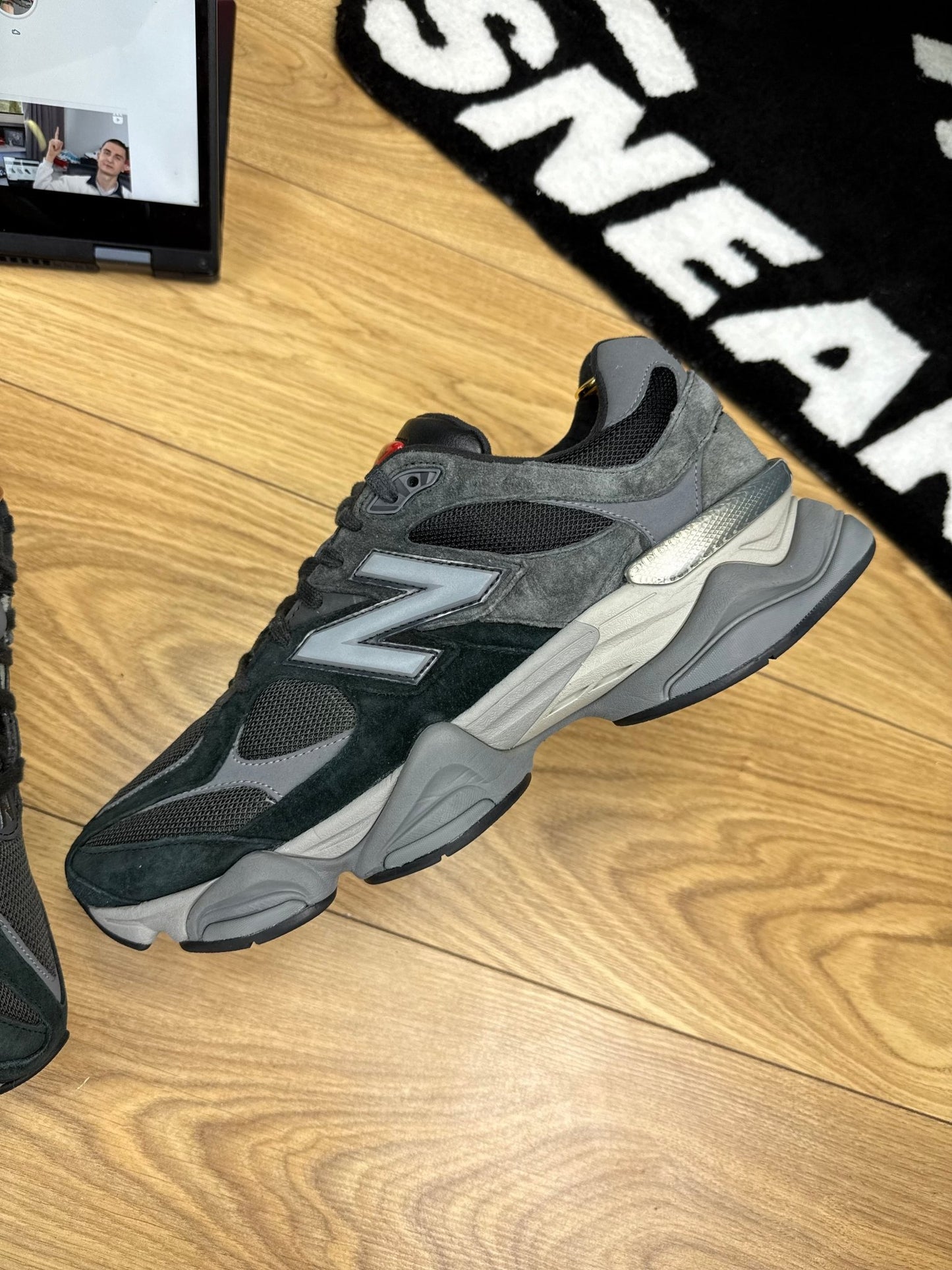 New Balance 9060 (46.5)