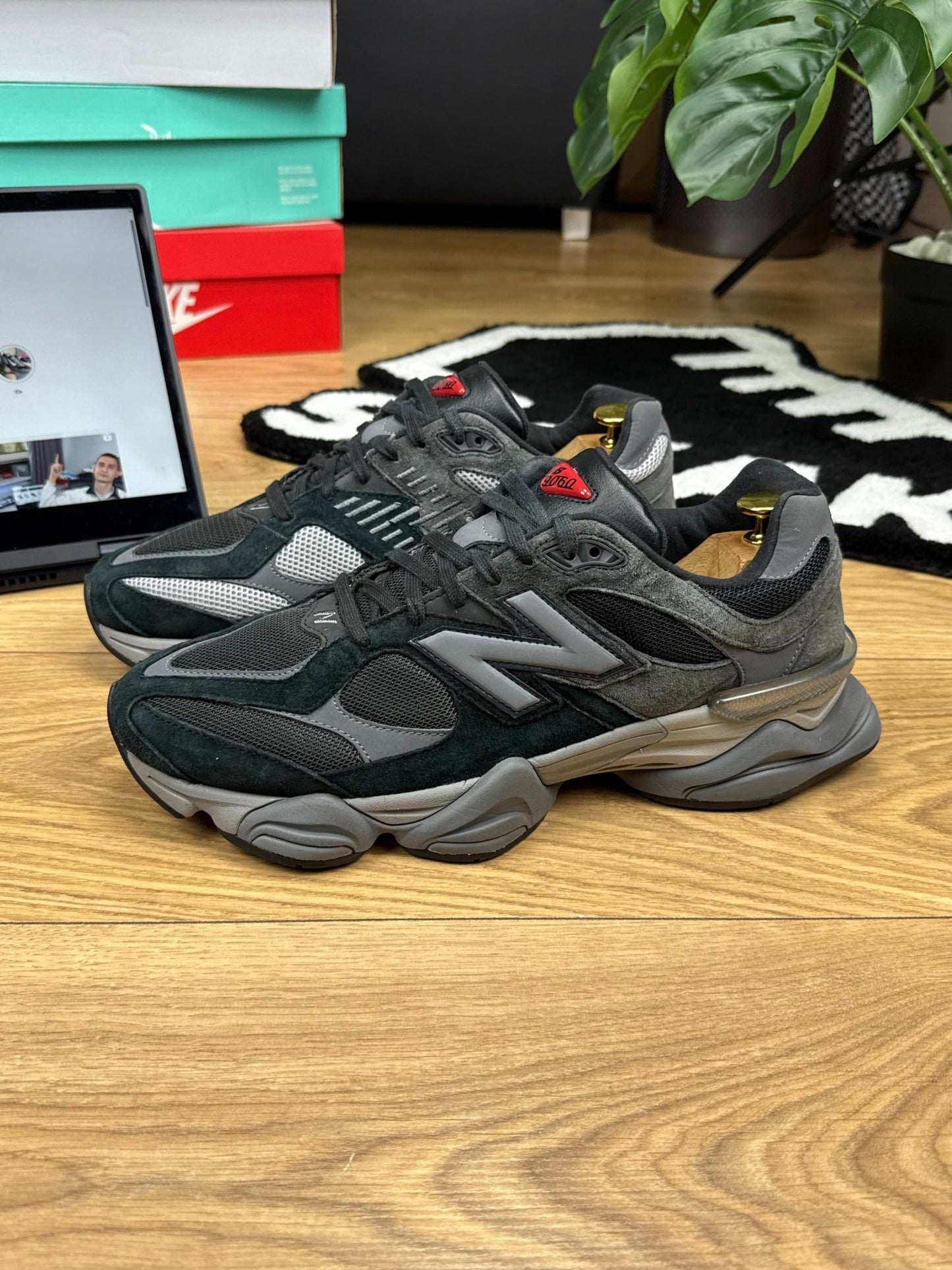 New Balance 9060 (46.5)