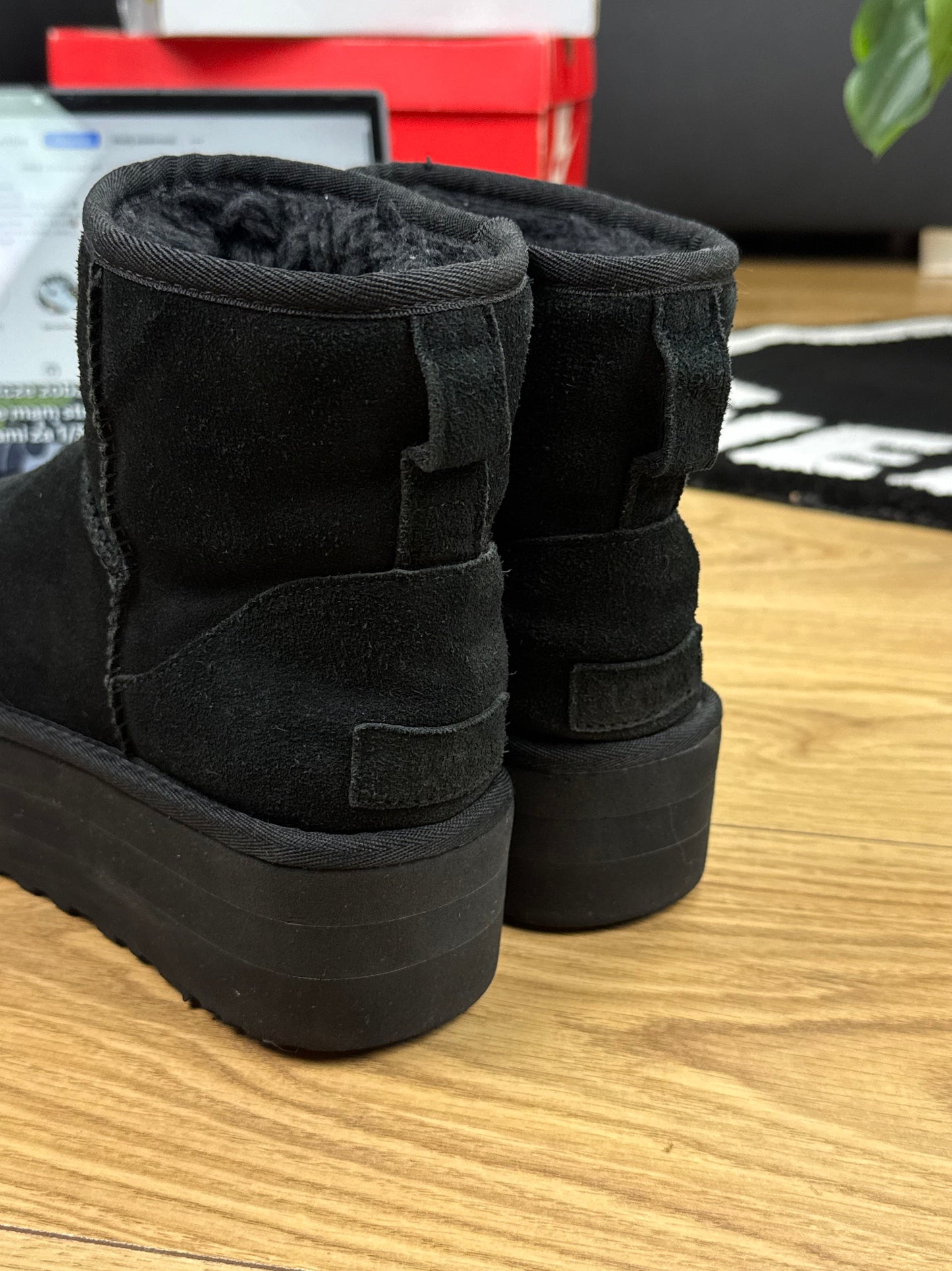 UGG Classic Mini Platform (38)