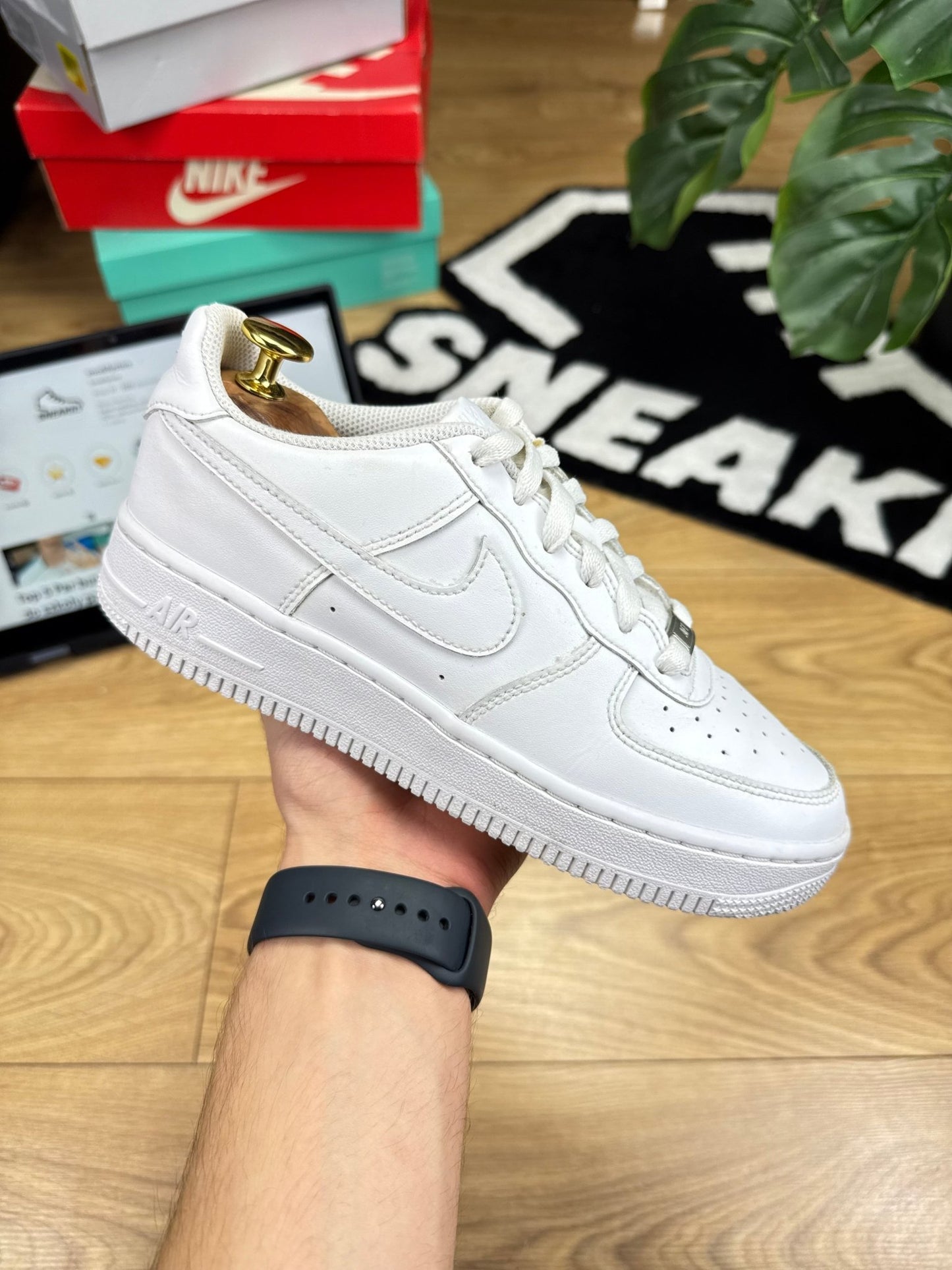 Nike Air Force 1 Low (37.5)
