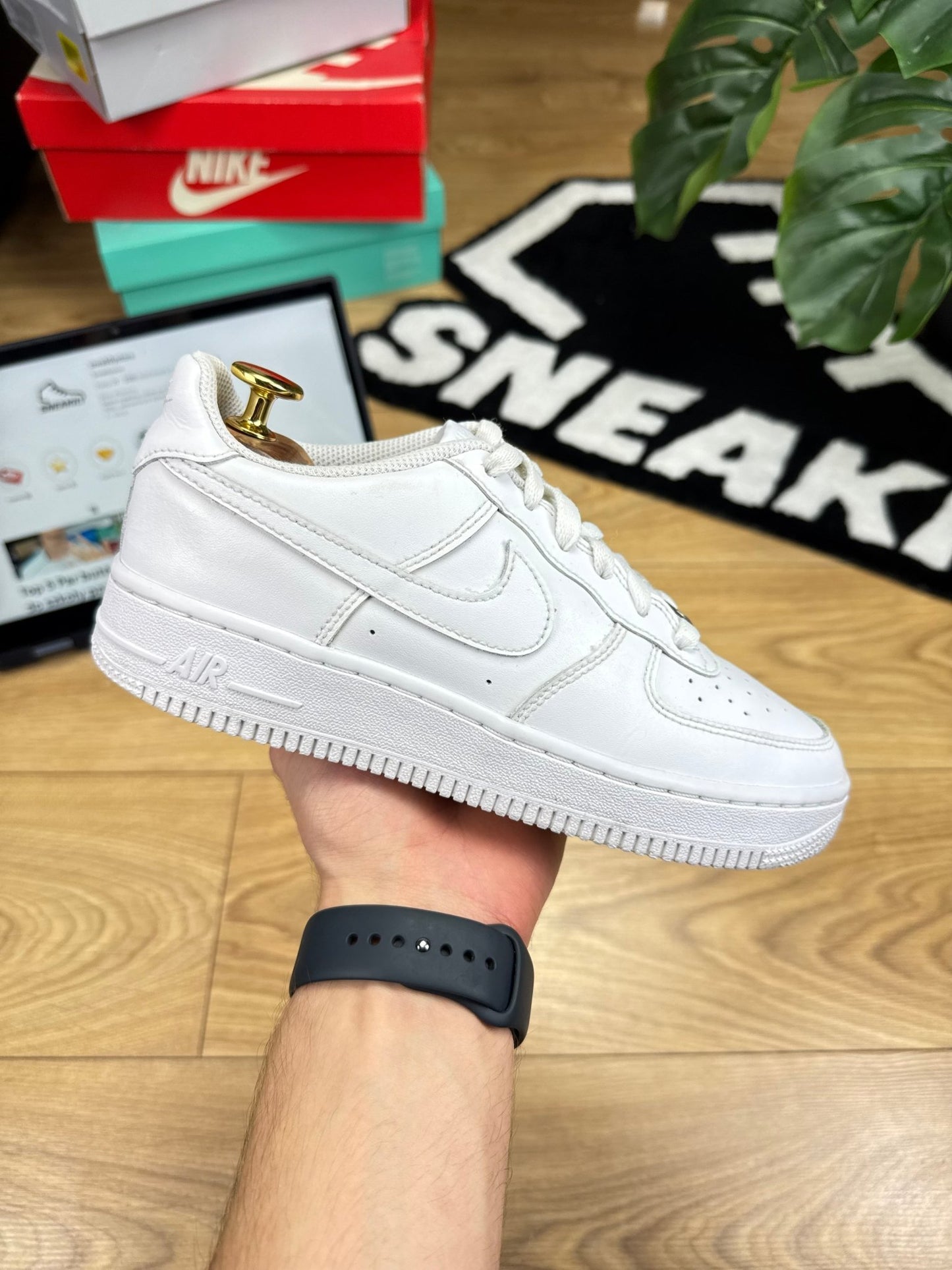 Nike Air Force 1 Low (37.5)