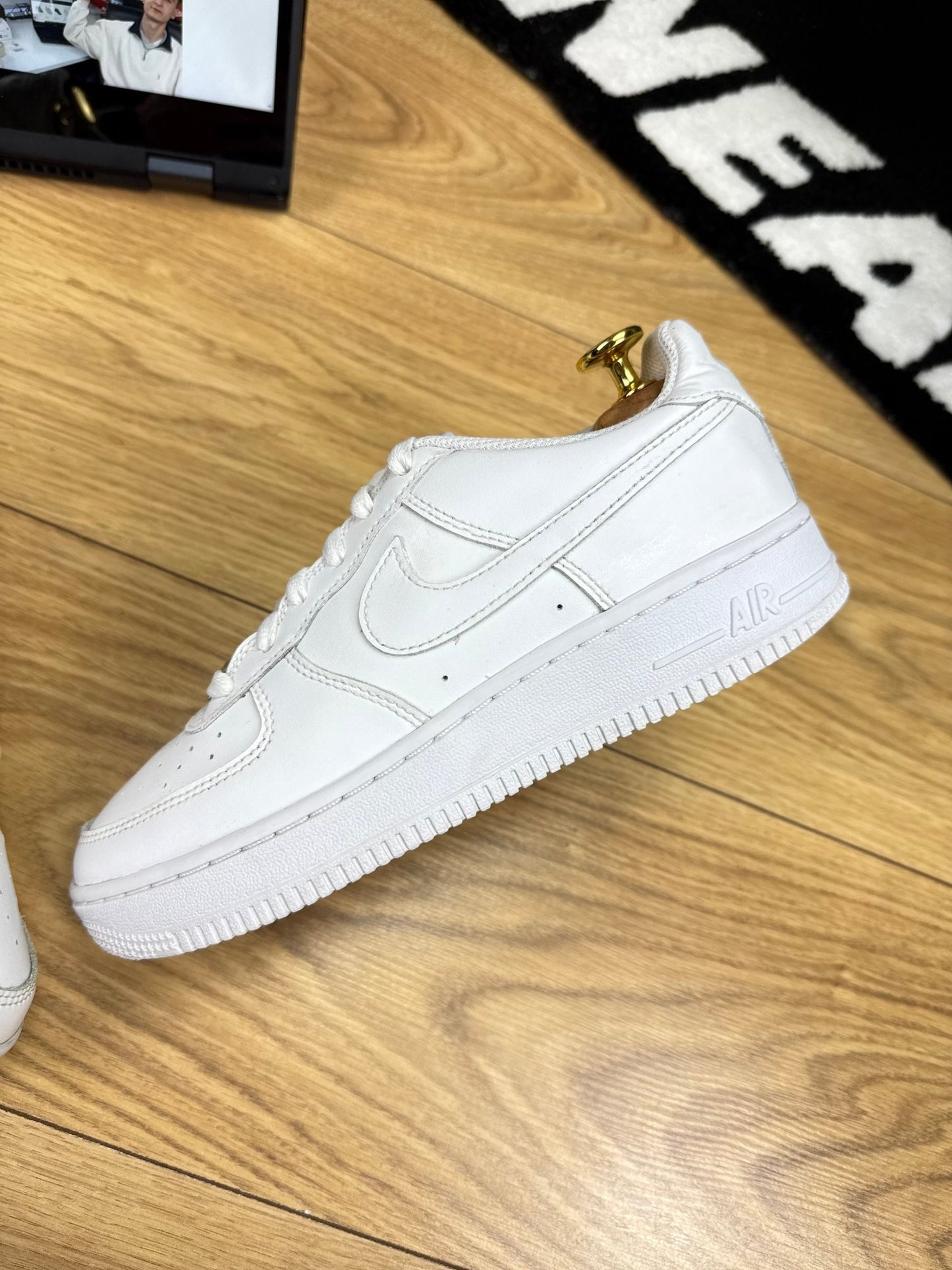 Nike Air Force 1 Low (37.5)