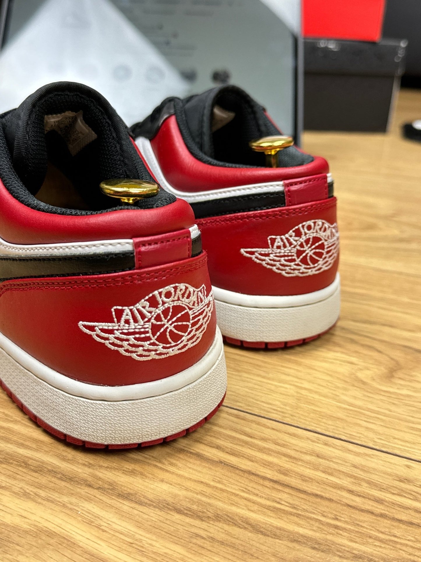 Nike Air Jordan 1 Low (45.5)