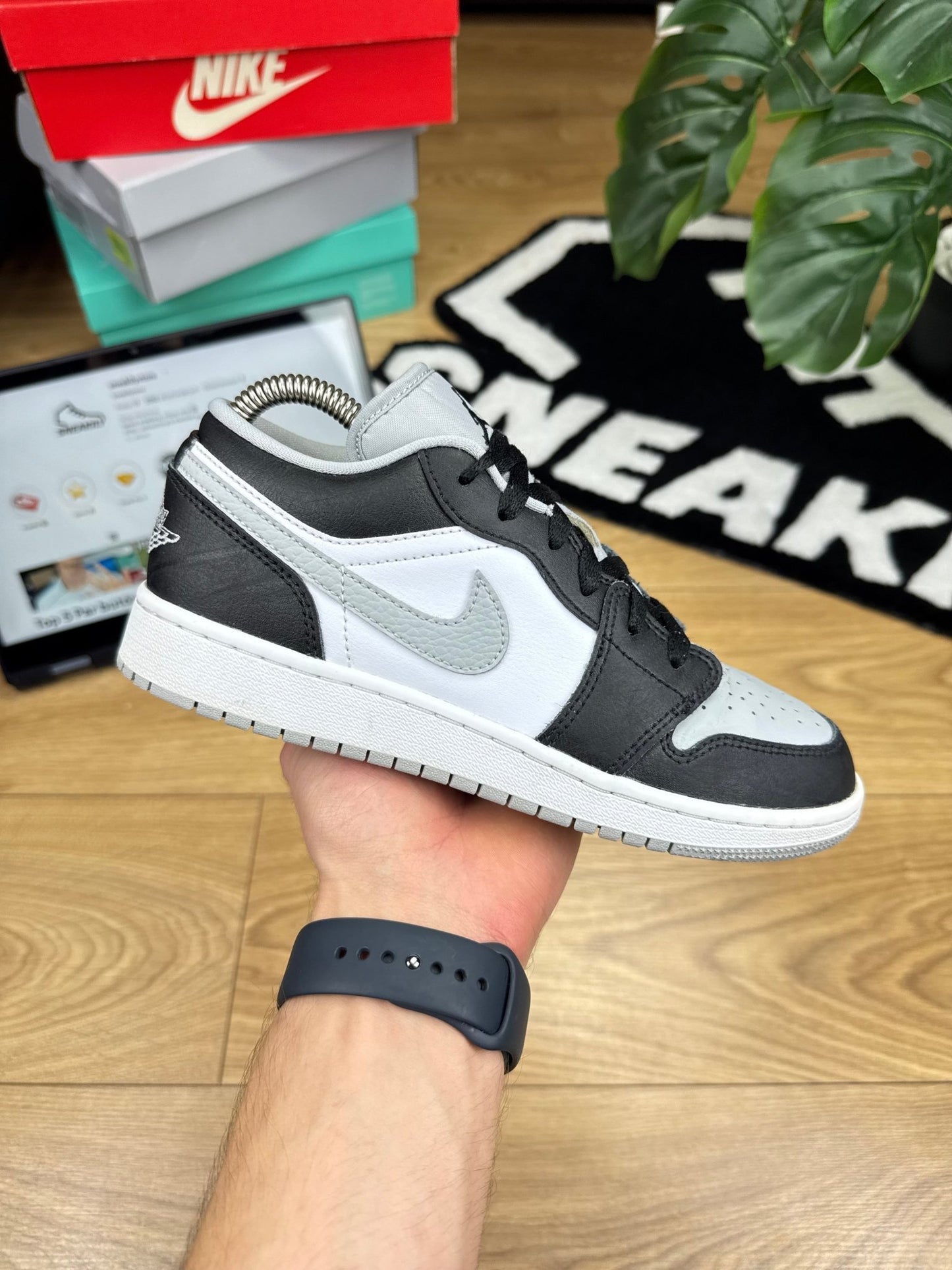 Nike Air Jordan 1 Low (37.5)