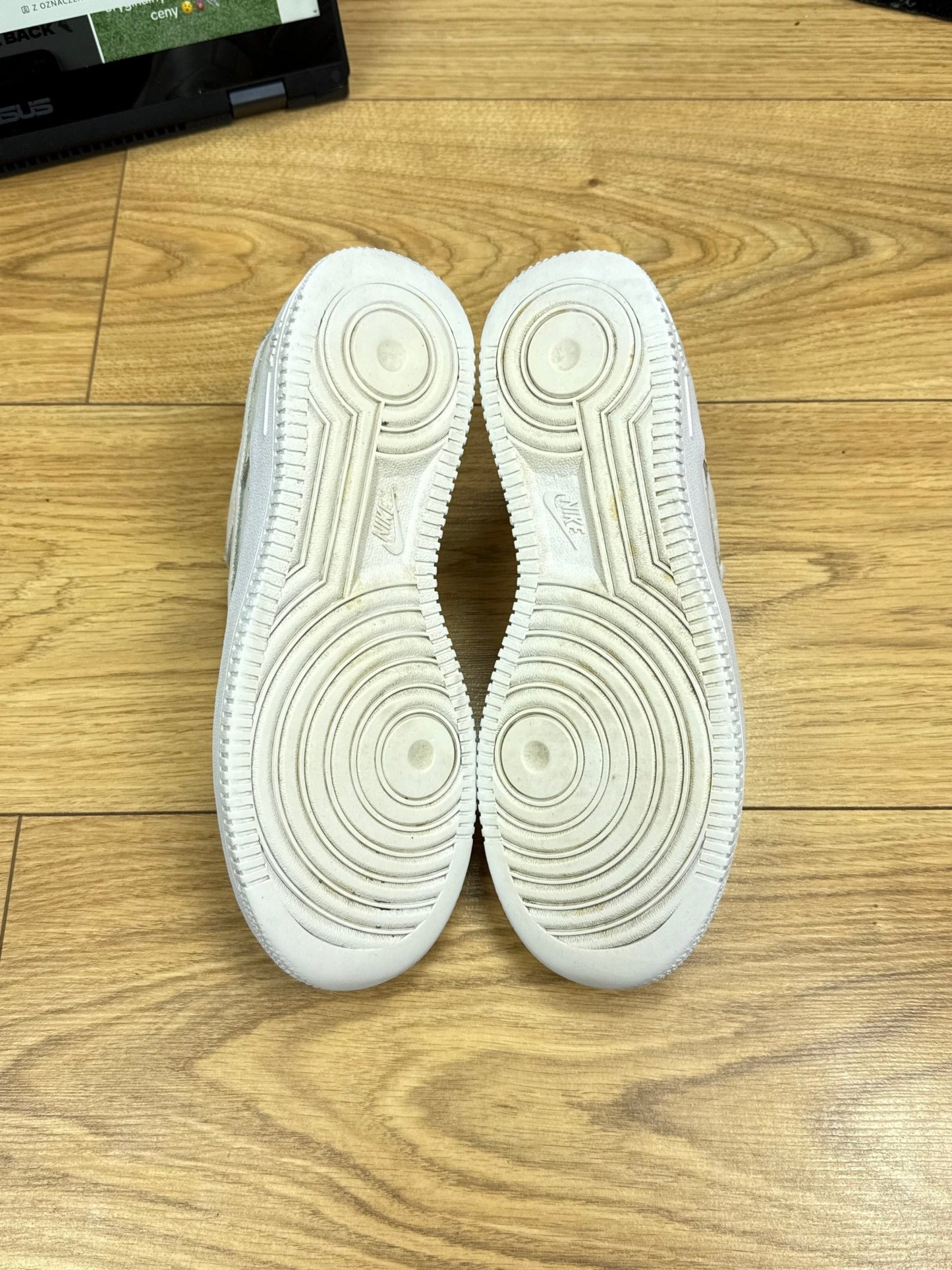 Nike Air Force 1 Low (37.5)