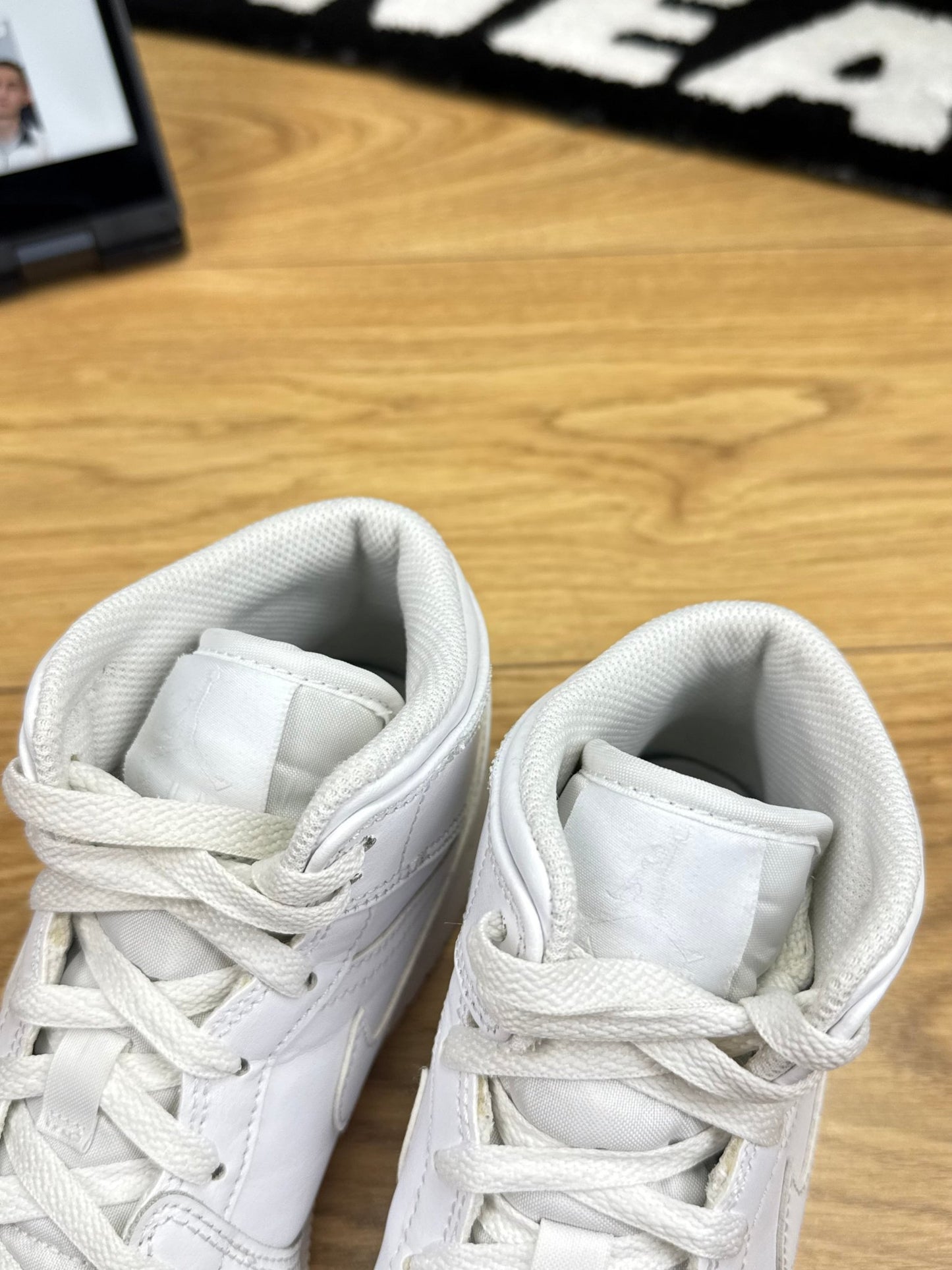 Nike Air Jordan 1 Mid (39)